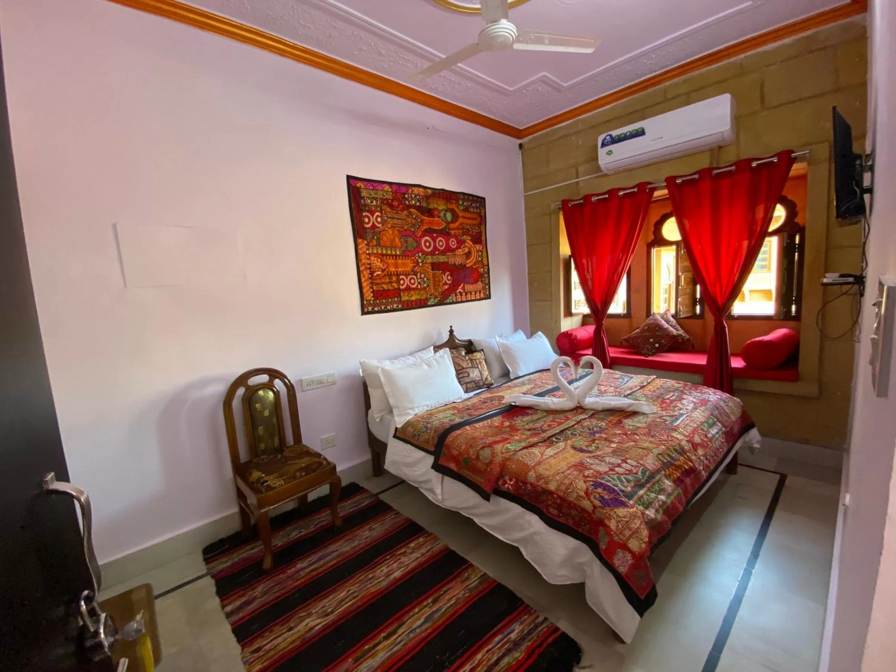 Bed in Hotel Murad Haveli