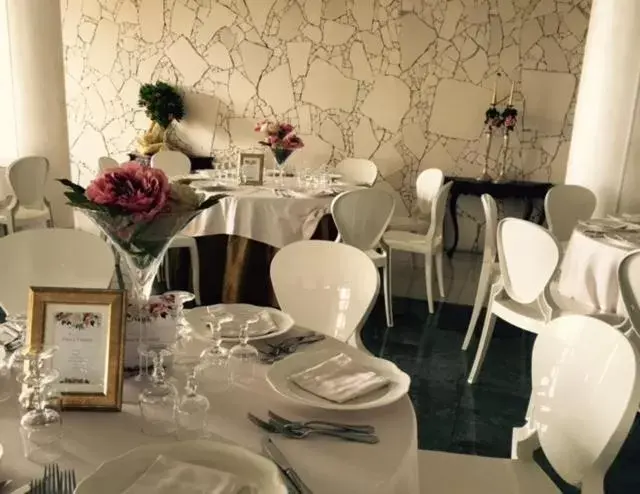 Banquet/Function facilities, Restaurant/Places to Eat in Villa Michelangelo