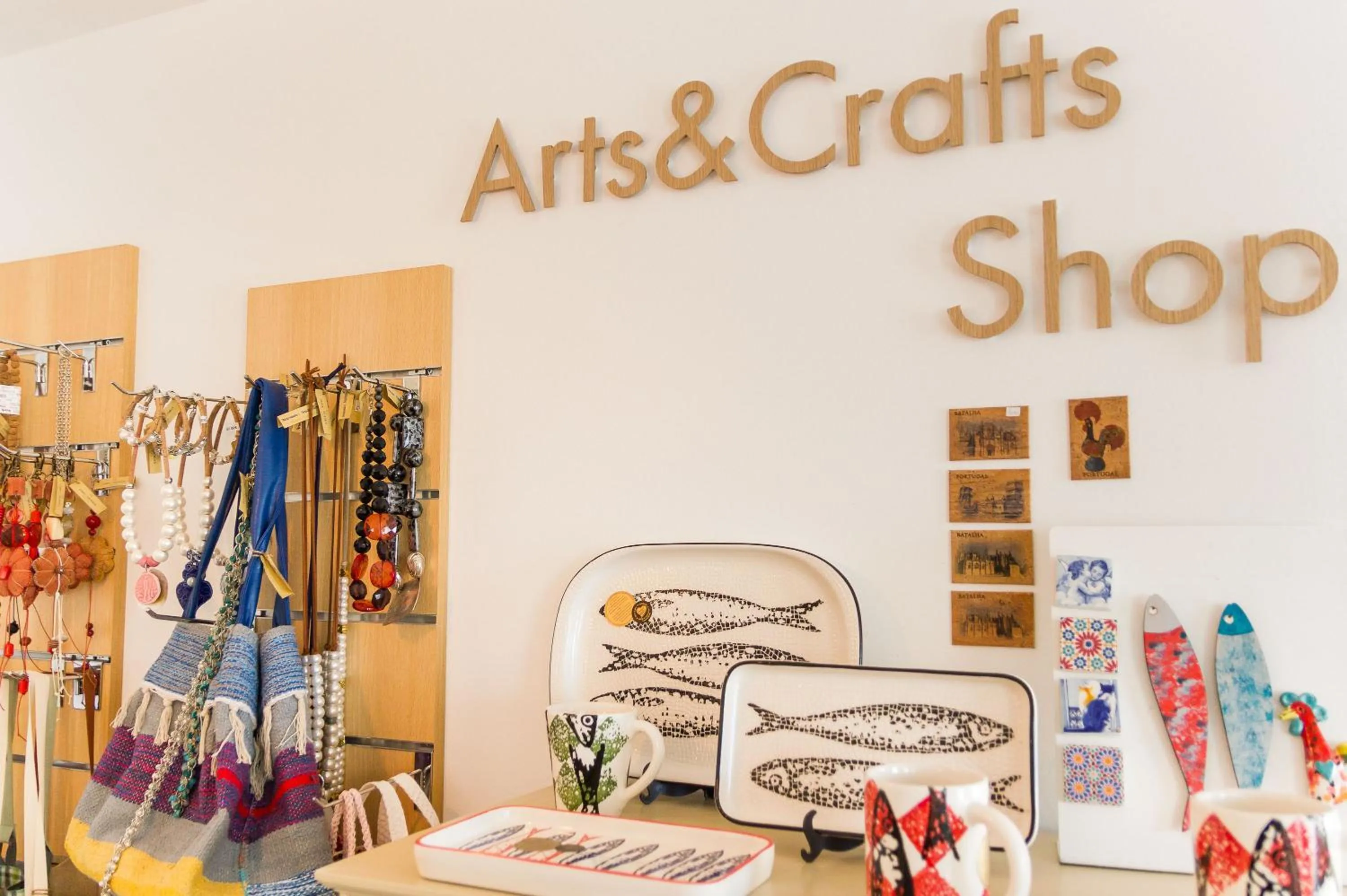 On-site shops in Boutique Hotel Casa do Outeiro - Arts & Crafts