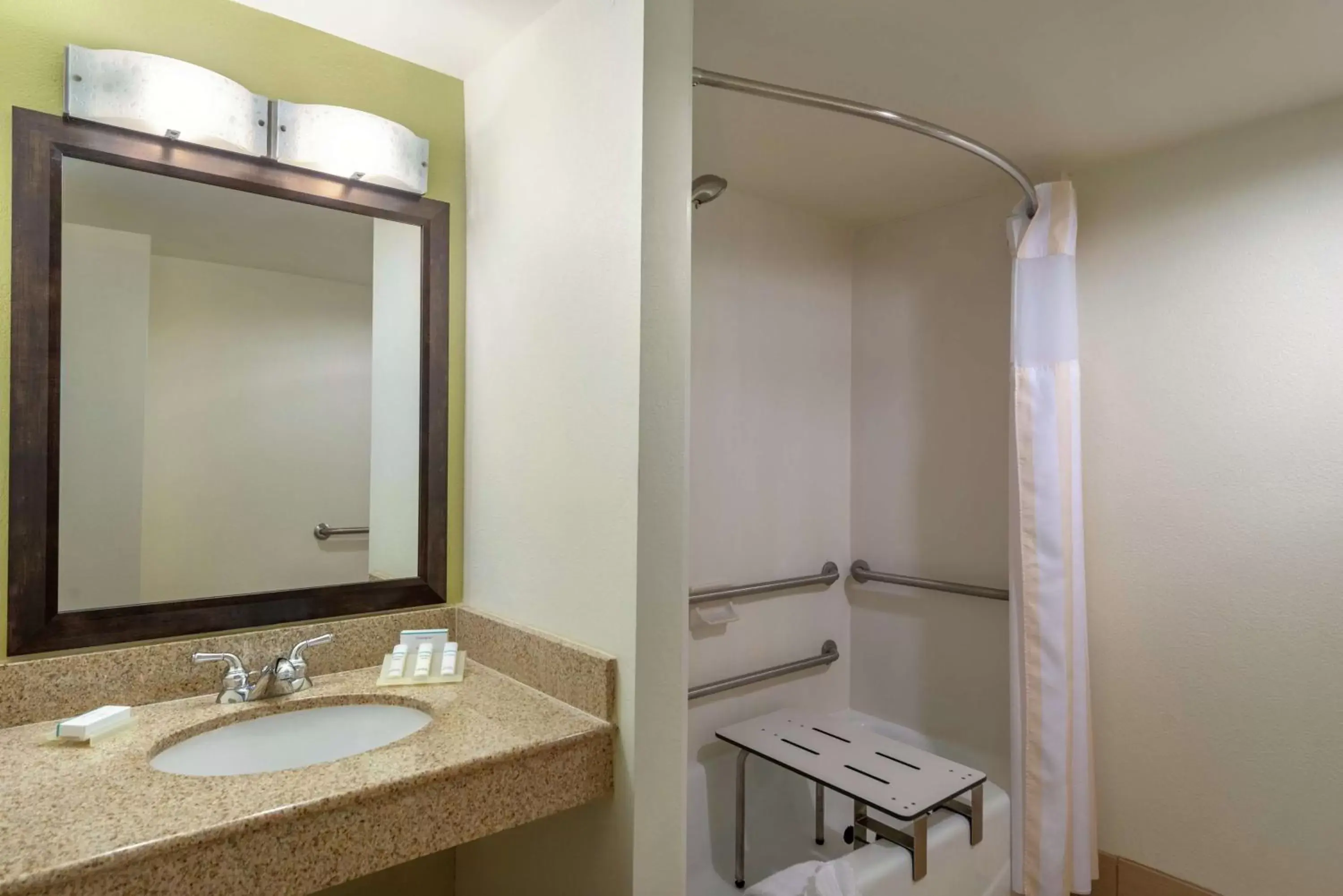 Bathroom in Hilton Garden Inn Orlando East - UCF Area