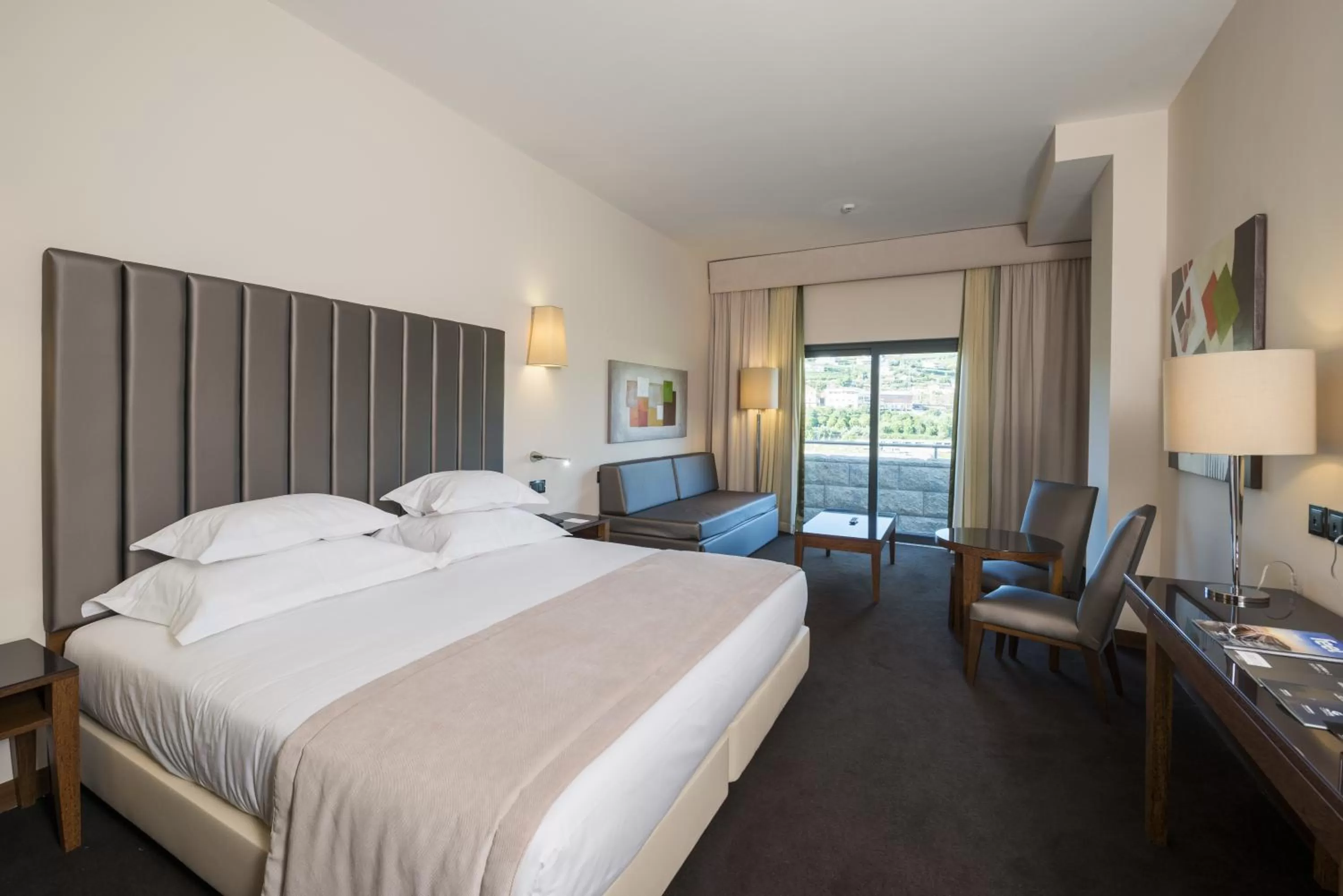 Family Room with River View in Vila Gale Collection Douro