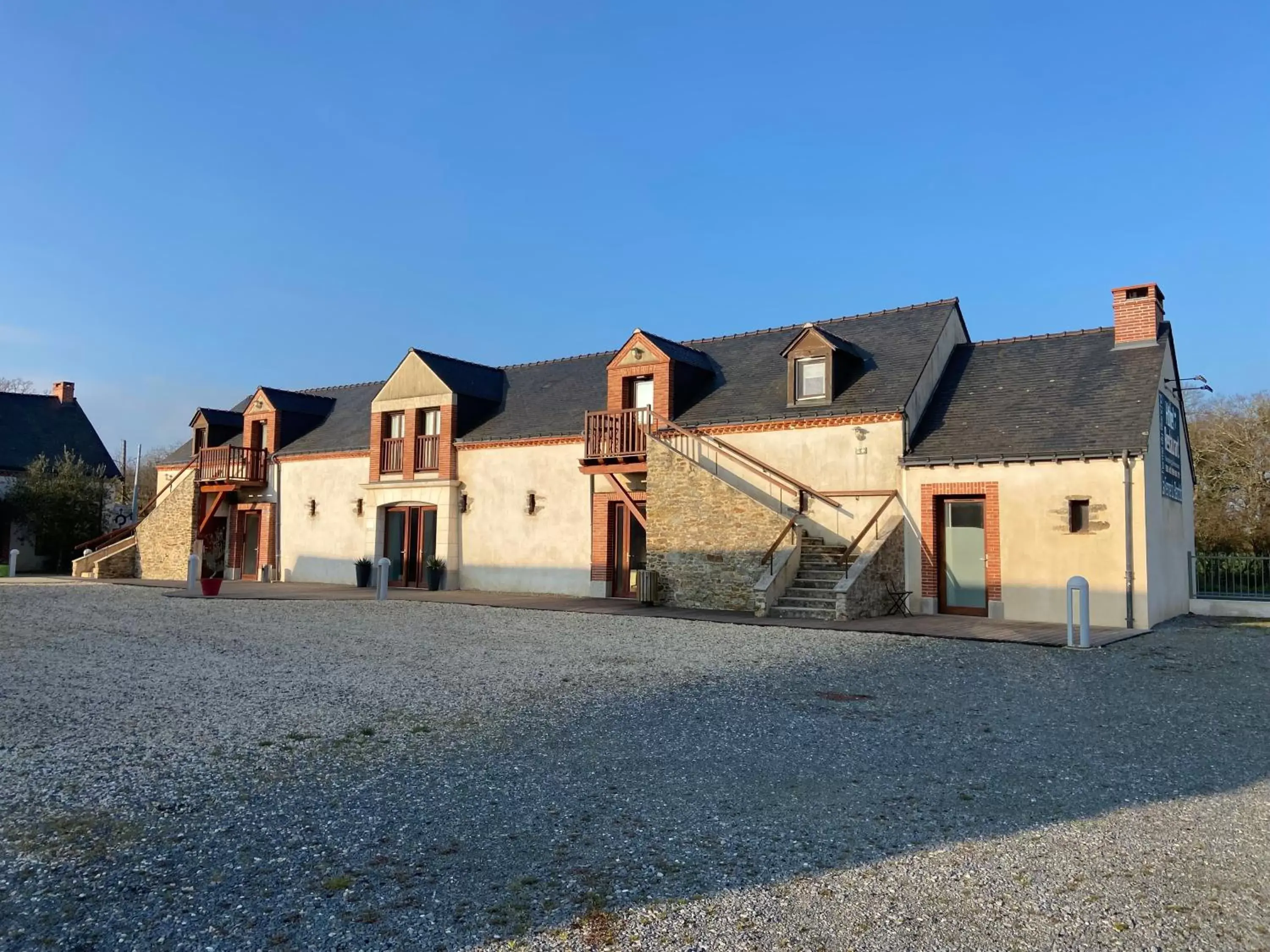 Property Building in La Ferme Du Blanchot