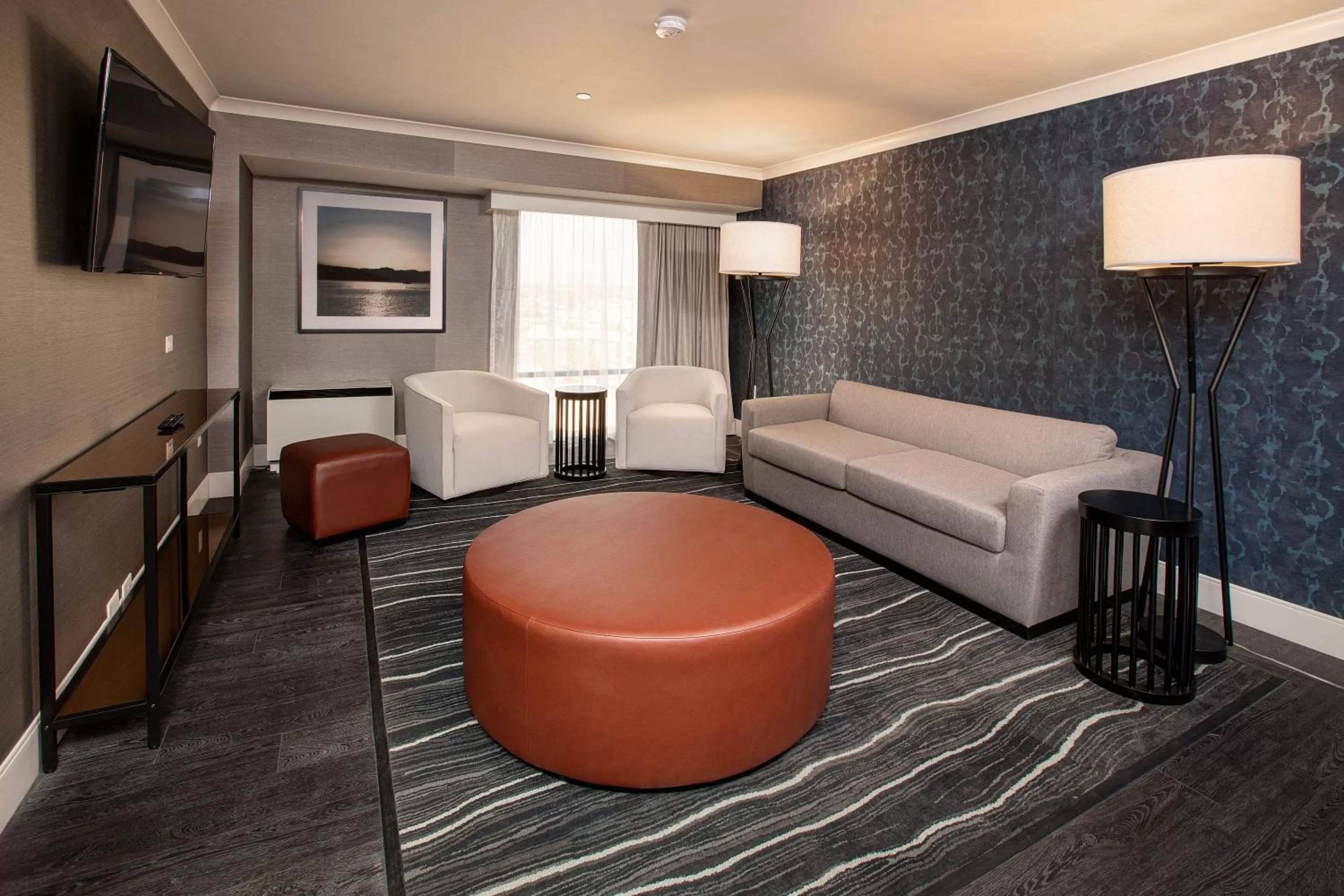 Living room, Bed in J Resort