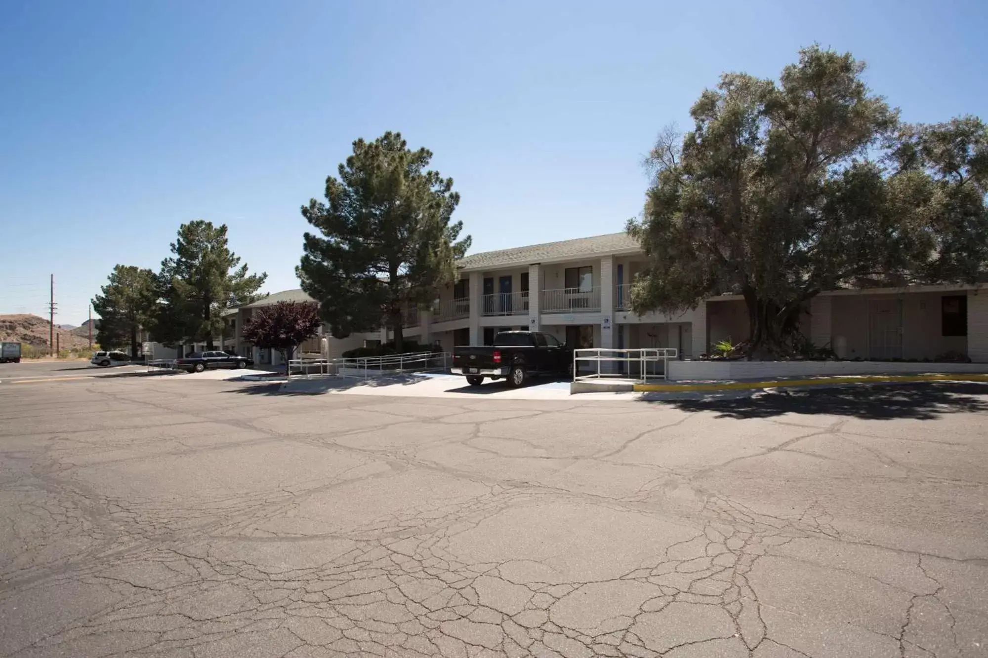 Property Building in Motel 6-Kingman, AZ - Route 66 West