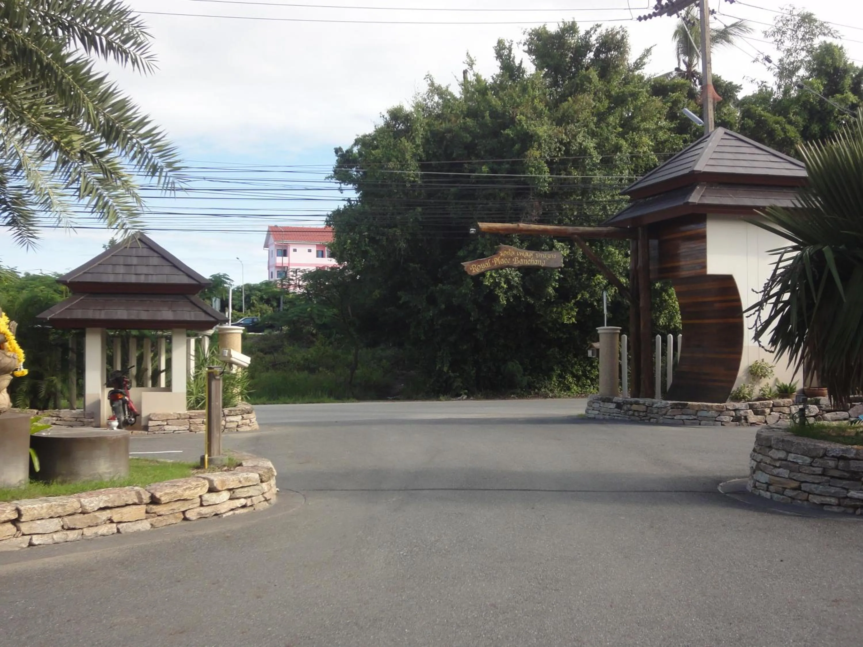 Facade/entrance in Royal Place Banchang