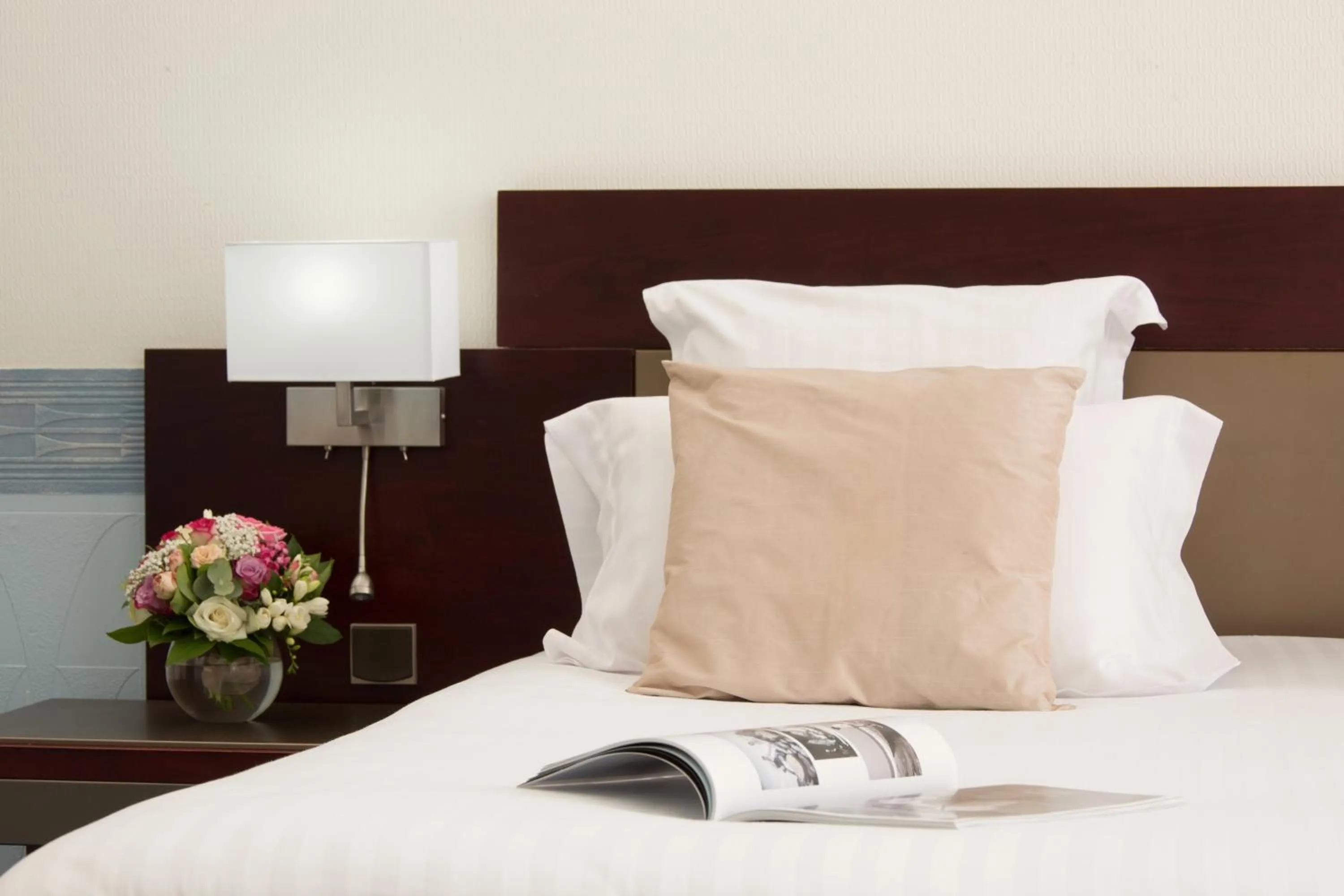 Bedroom, Bed in Alliance Lille - Couvent Des Minimes