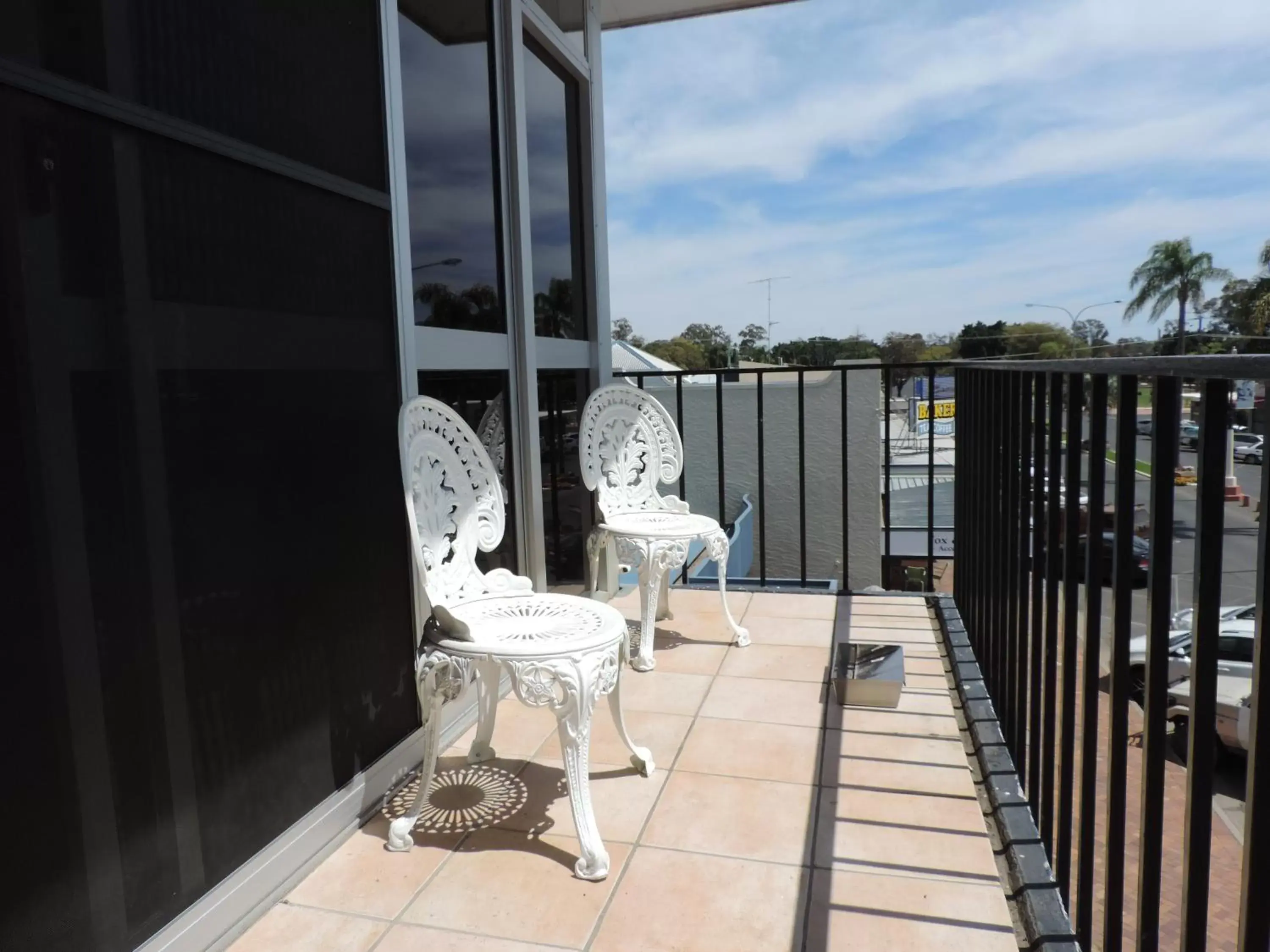 Balcony/Terrace in O'Shea's Royal Hotel