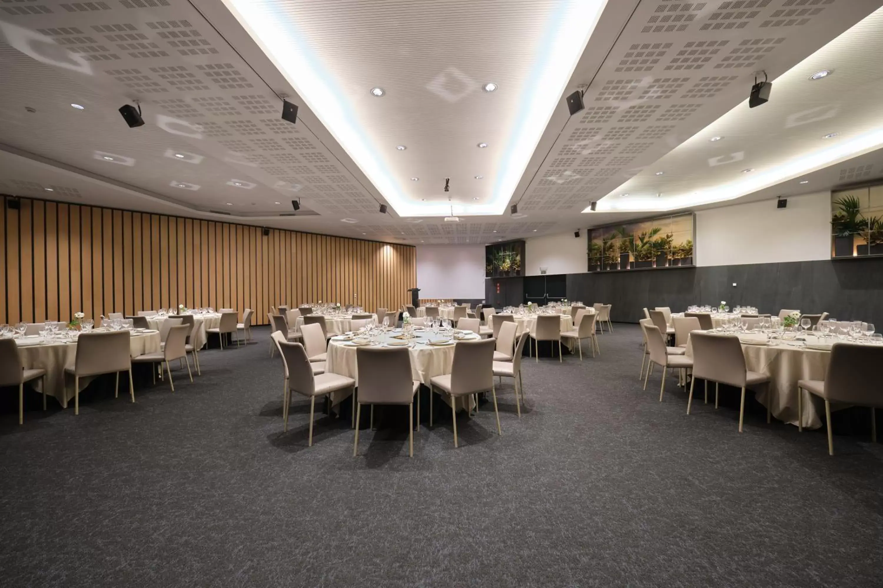 Meeting/conference room, Restaurant/Places to Eat in Hotel SB Icaria
