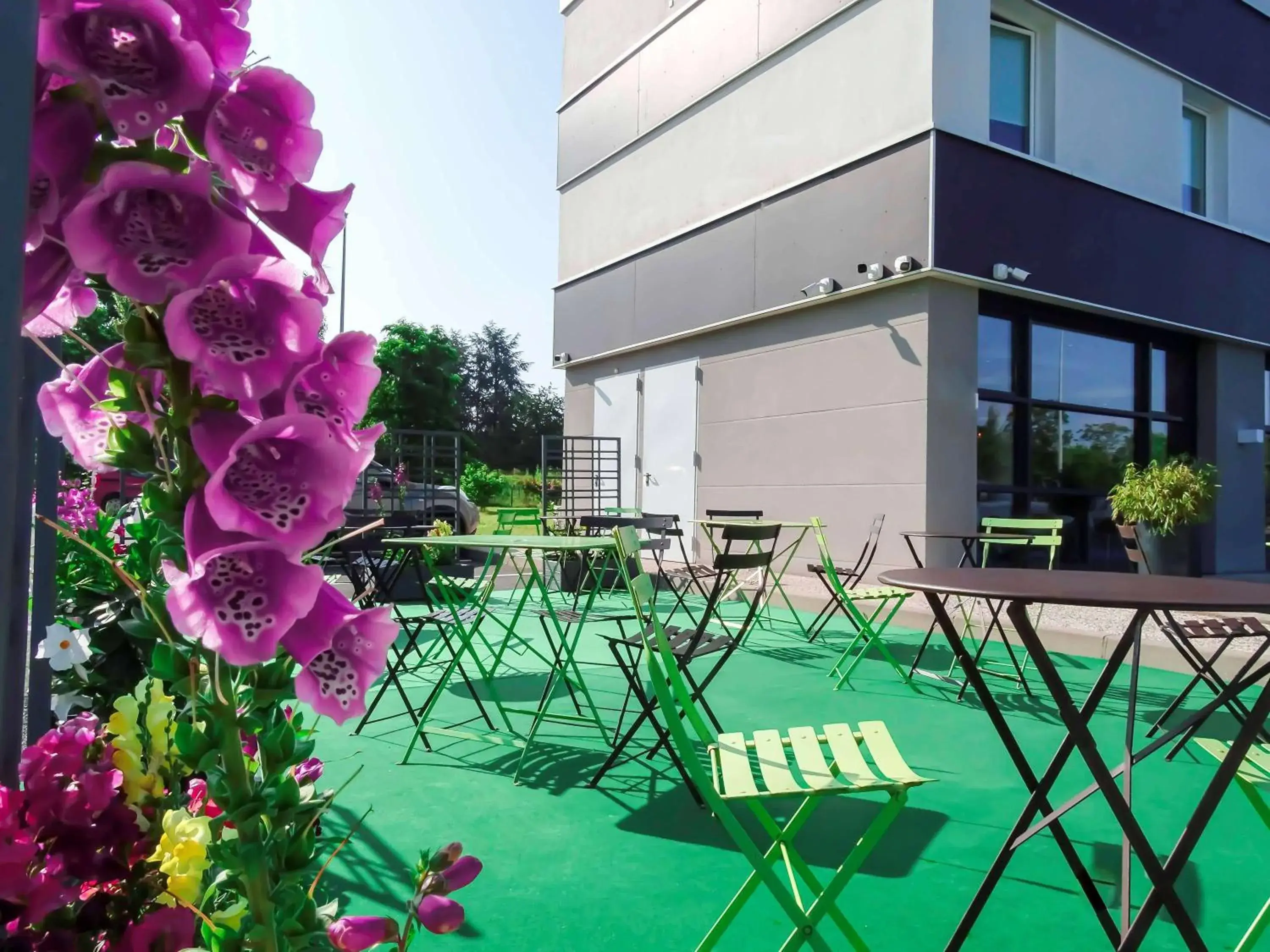 Property building, Swimming Pool in ibis budget Tours Nord