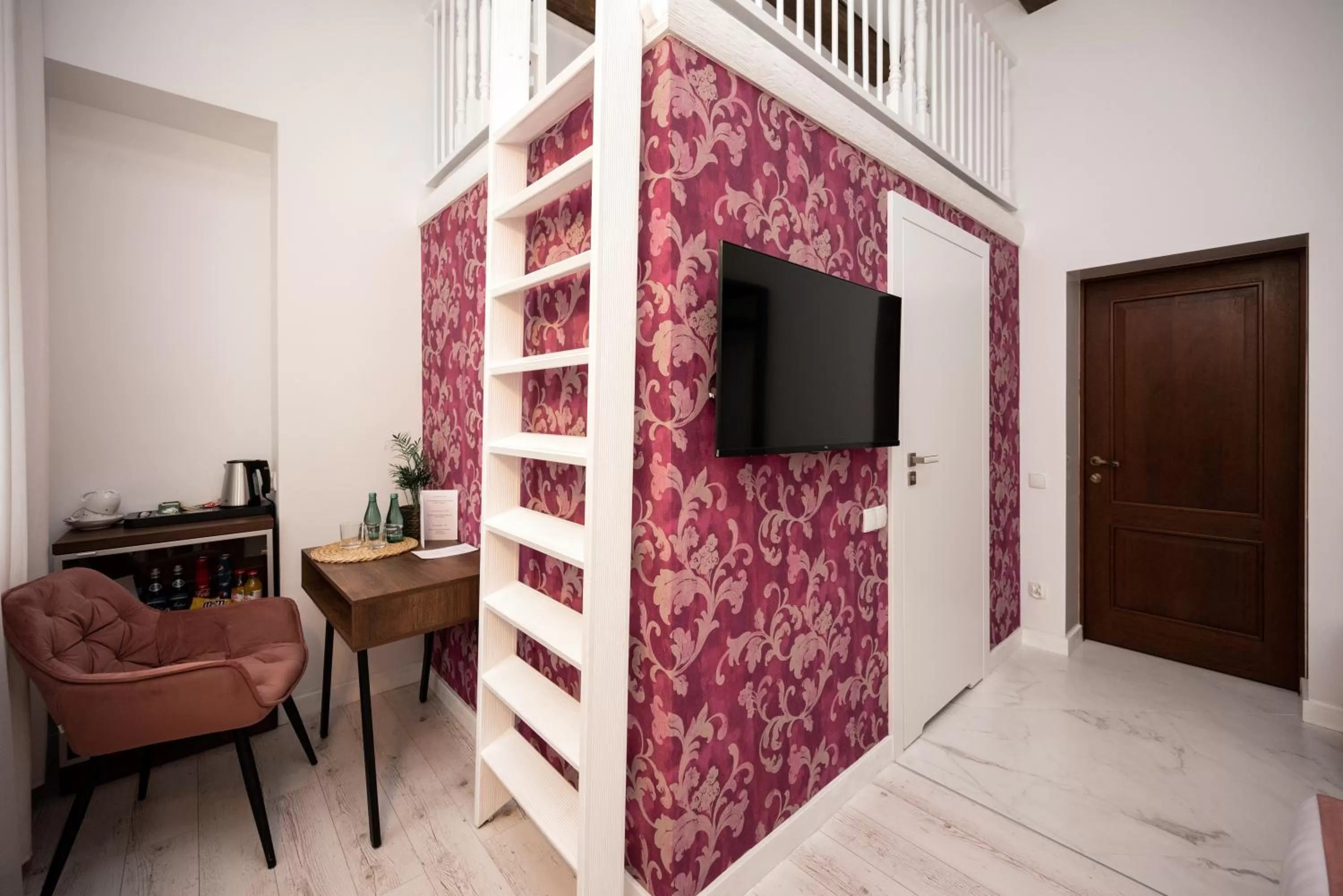 Bed in Hive Family House