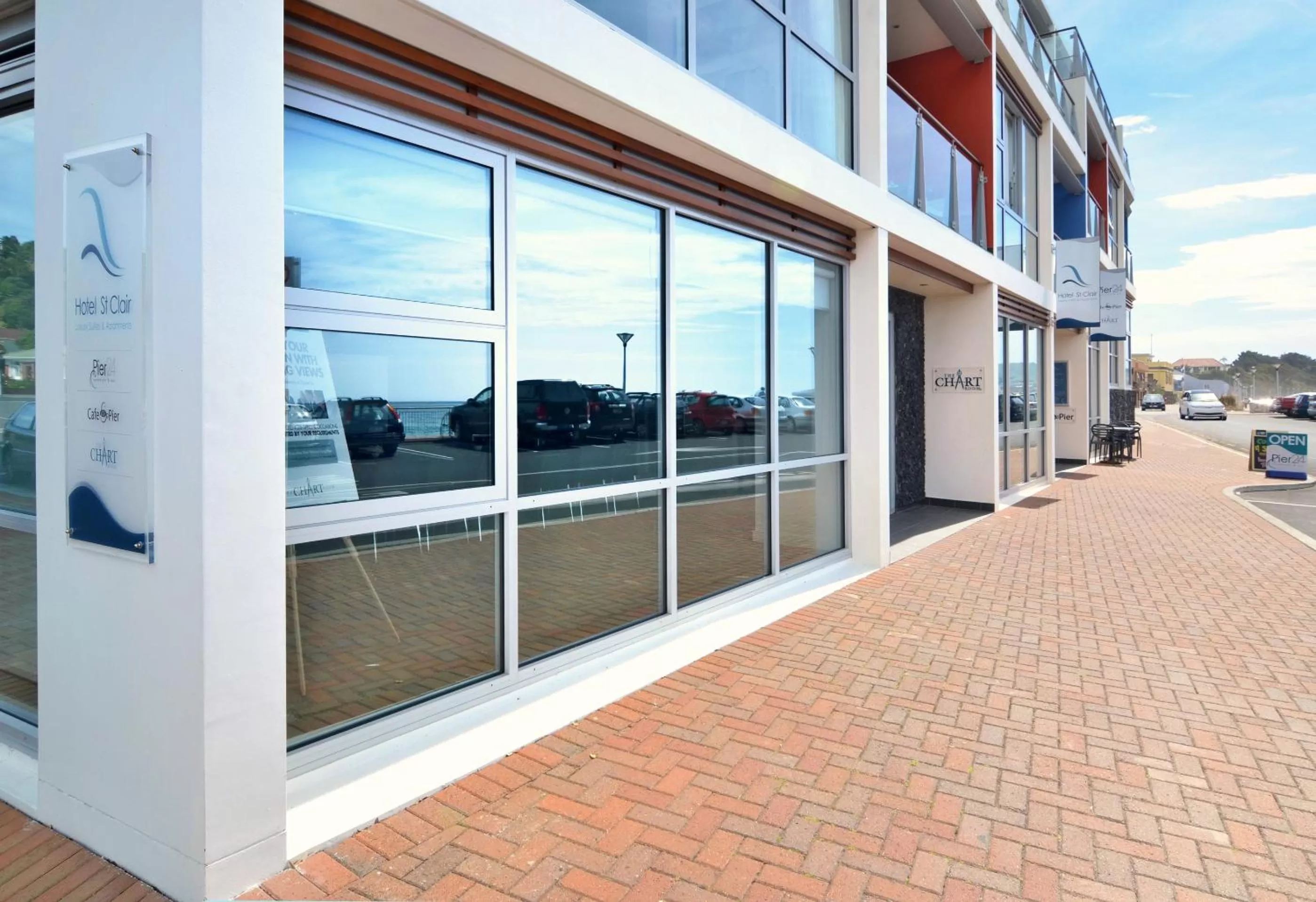 Facade/entrance in Hotel St Clair