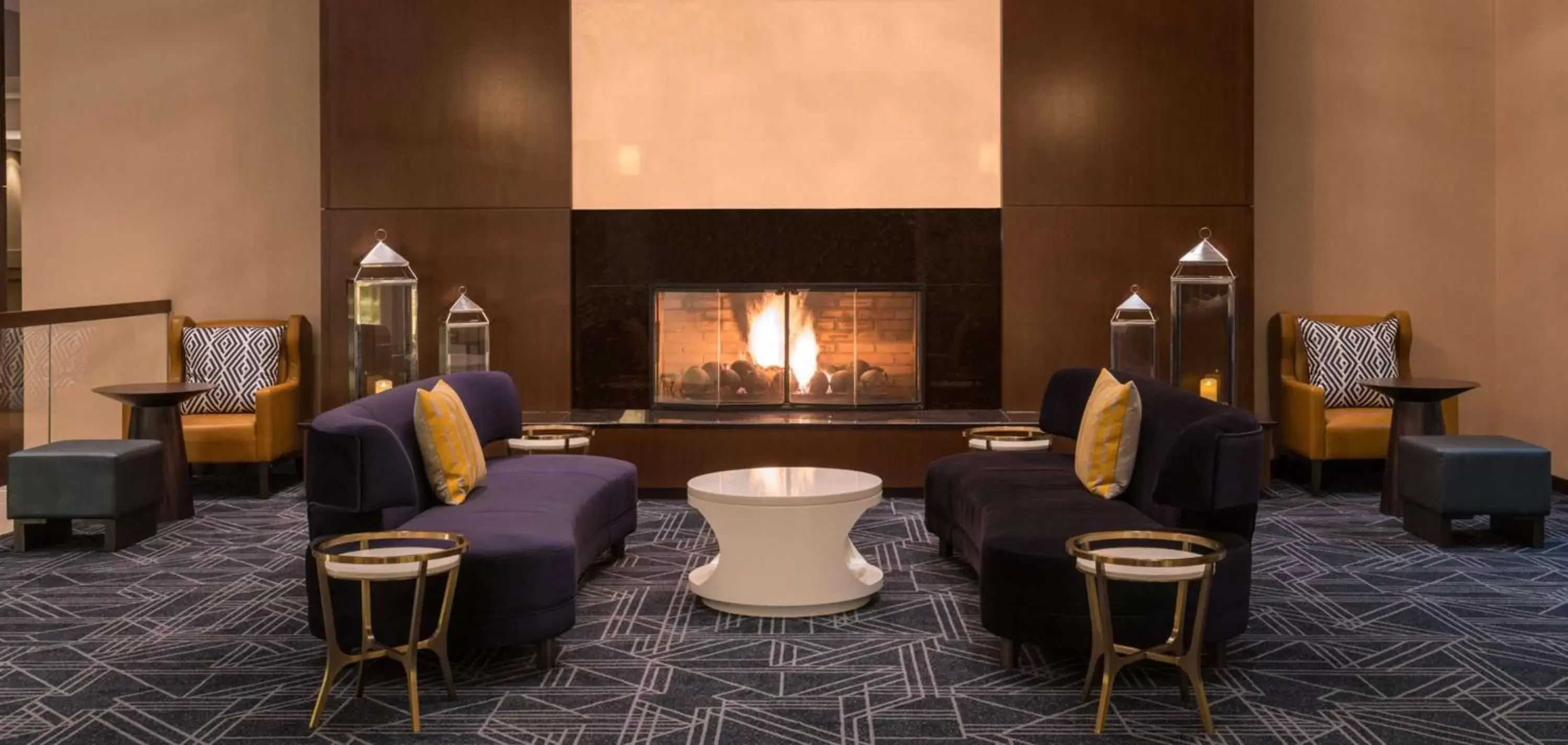 Lobby or reception, Seating Area in The Saratoga Hilton