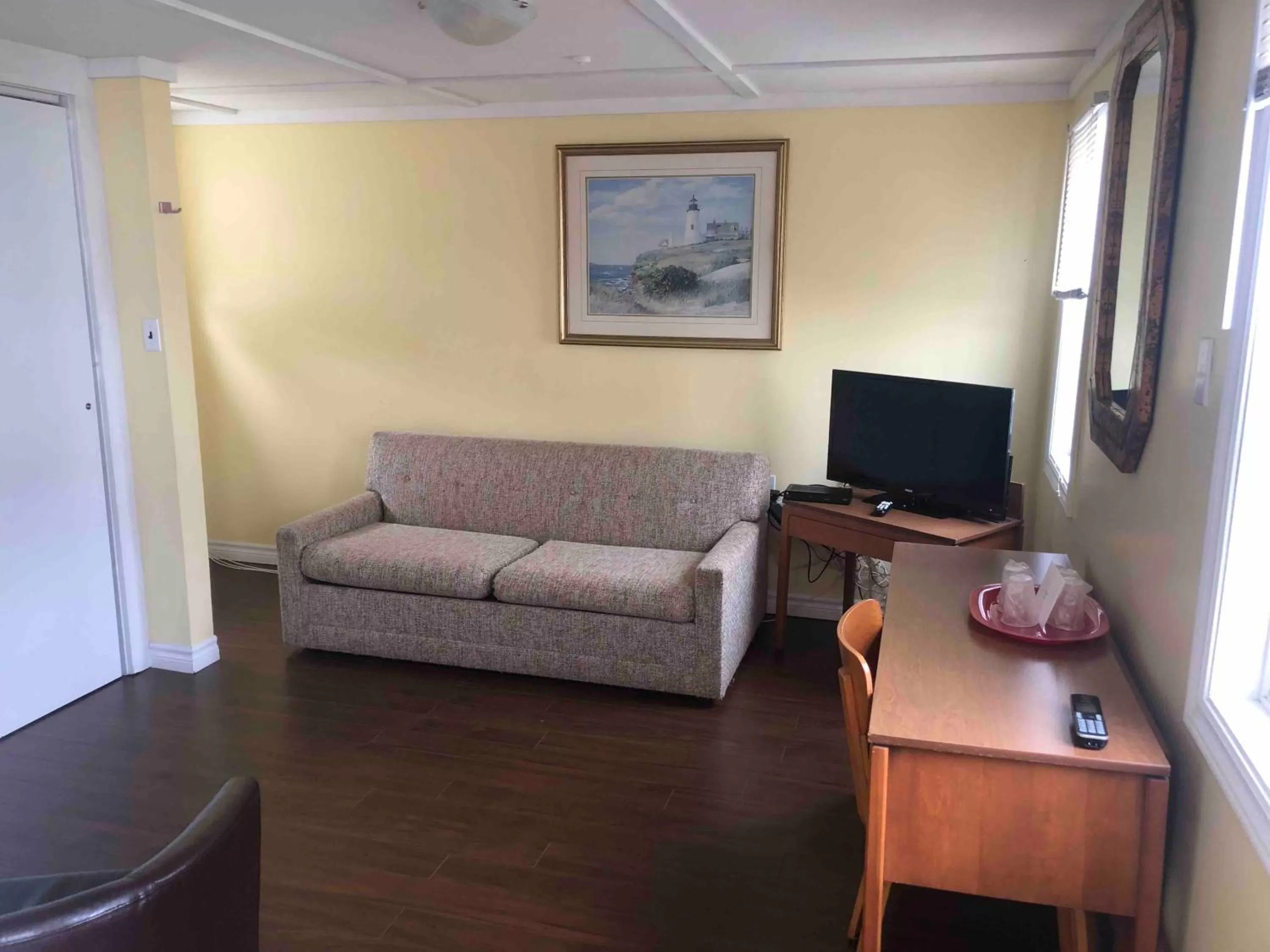 Lakelawn B&B and Motel