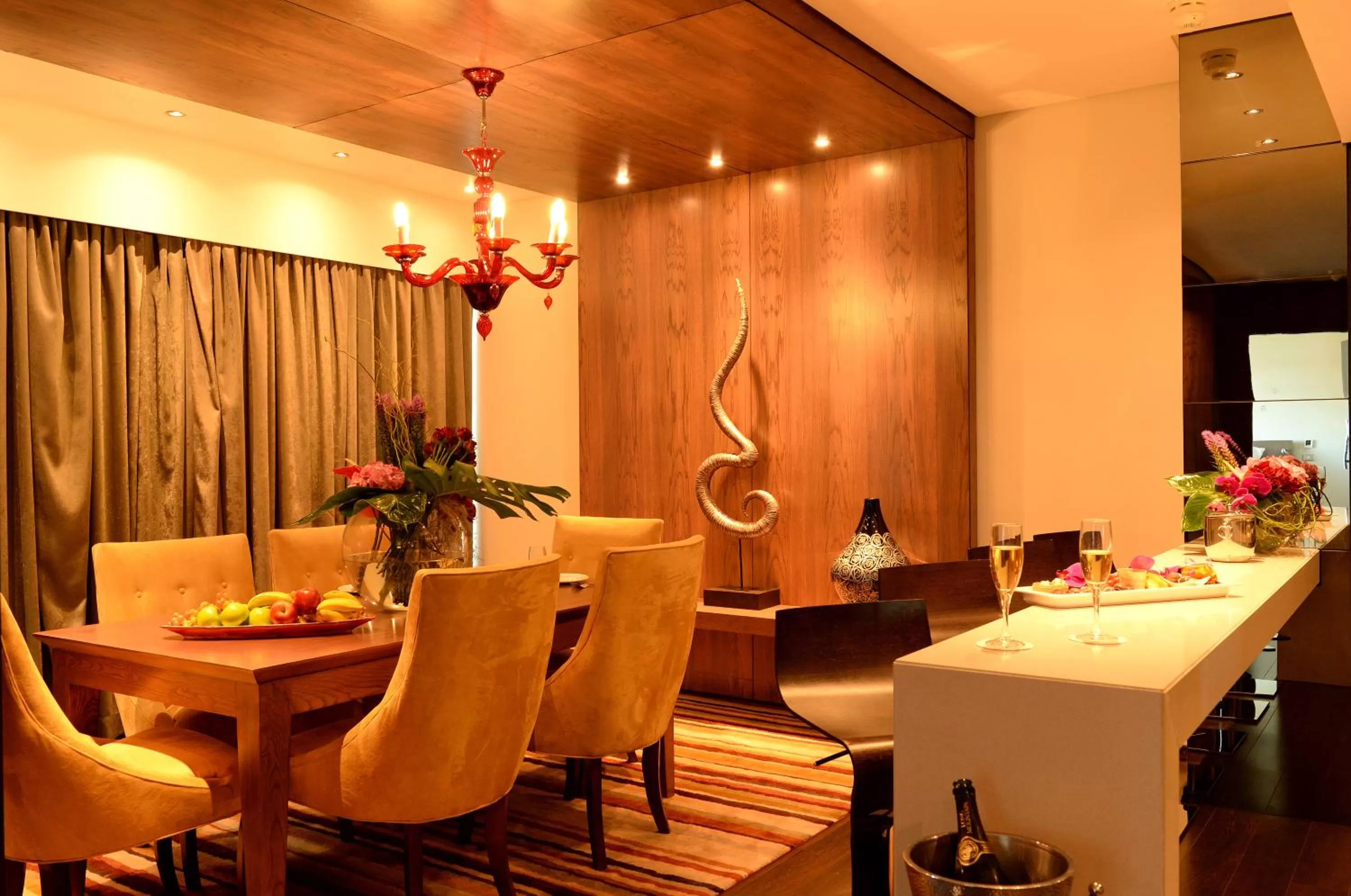 Photo of the whole room in Southern Sun Rosebank, Johannesburg