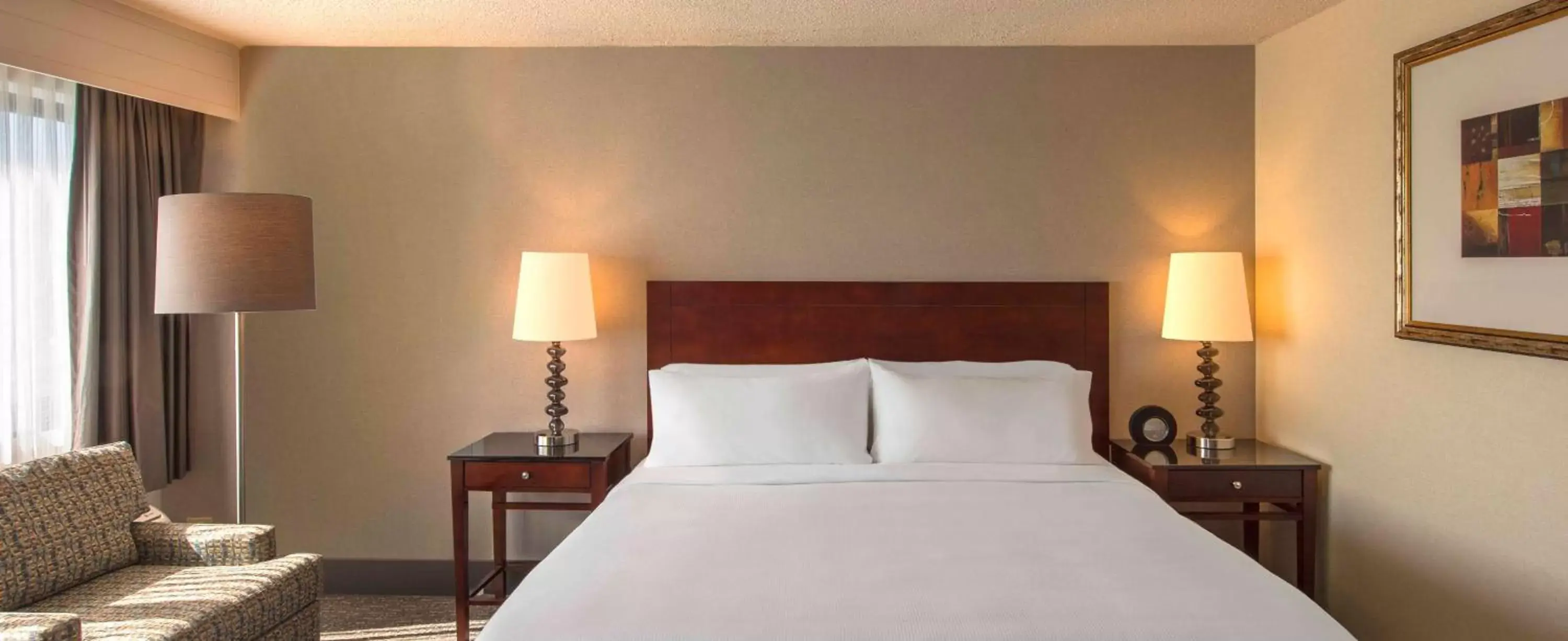 Bed in DoubleTree by Hilton Hotel Chicago - Schaumburg