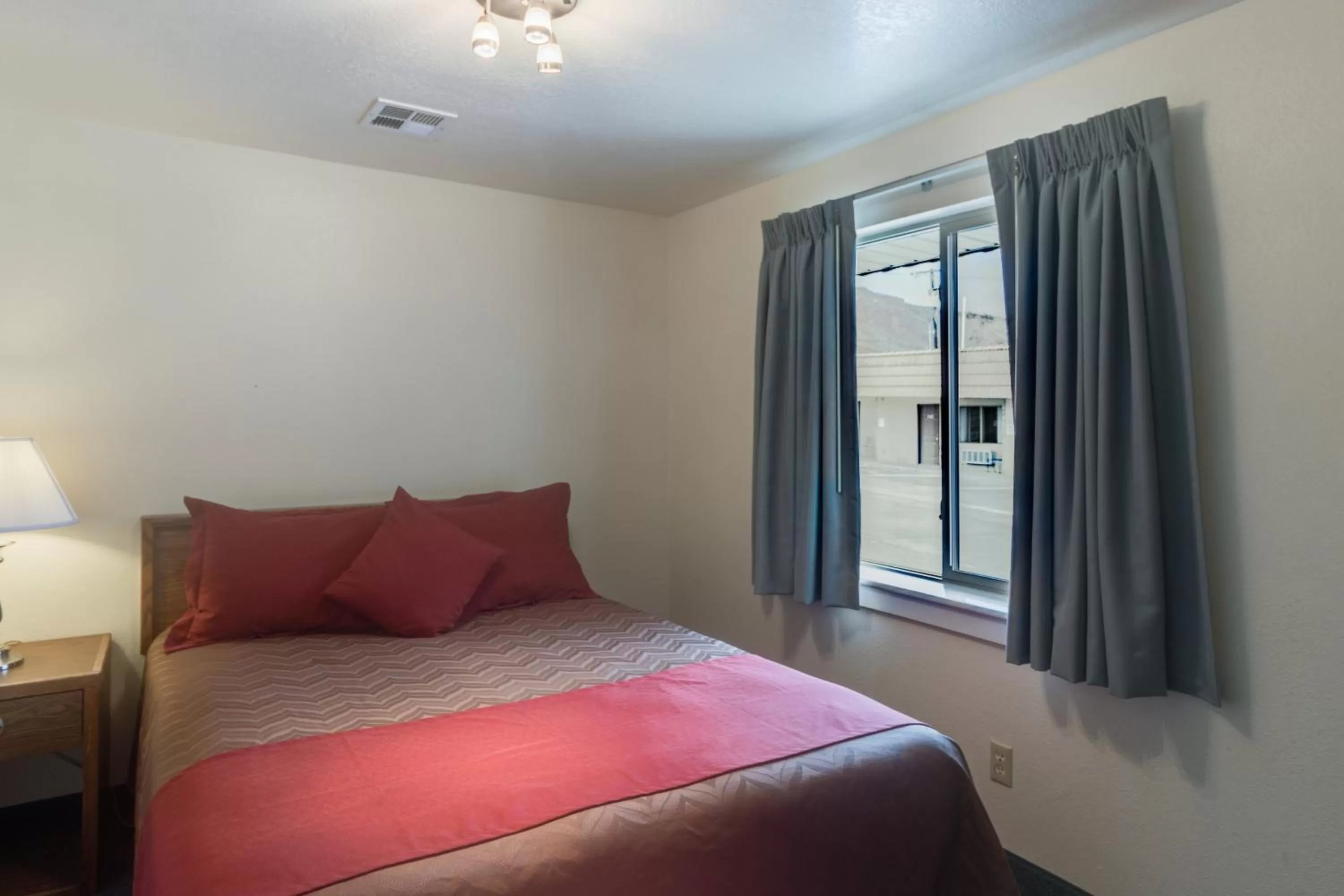 Bed in Zion Park Motel