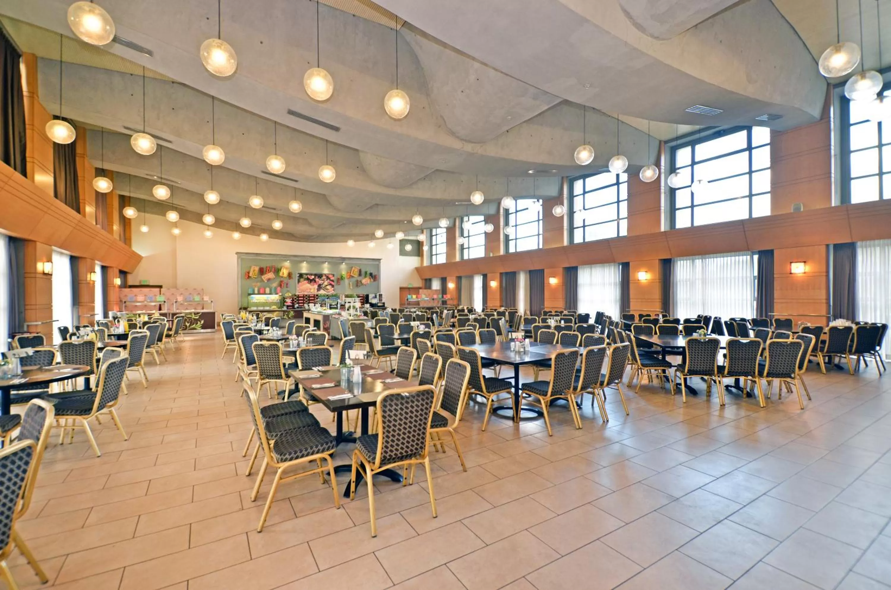 Restaurant/places to eat in Ruth Daniel Residence