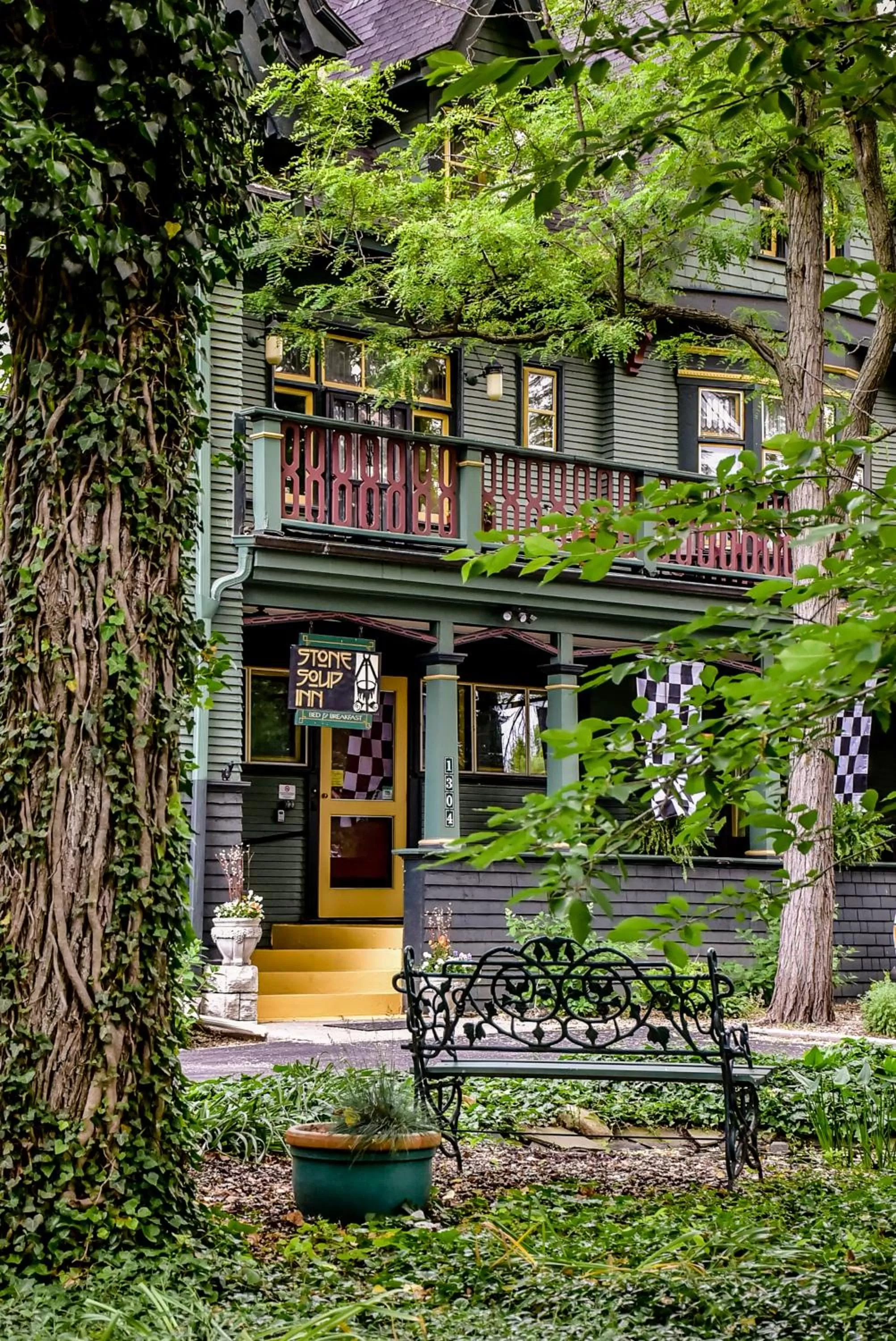Facade/entrance in Stone Soup Inn