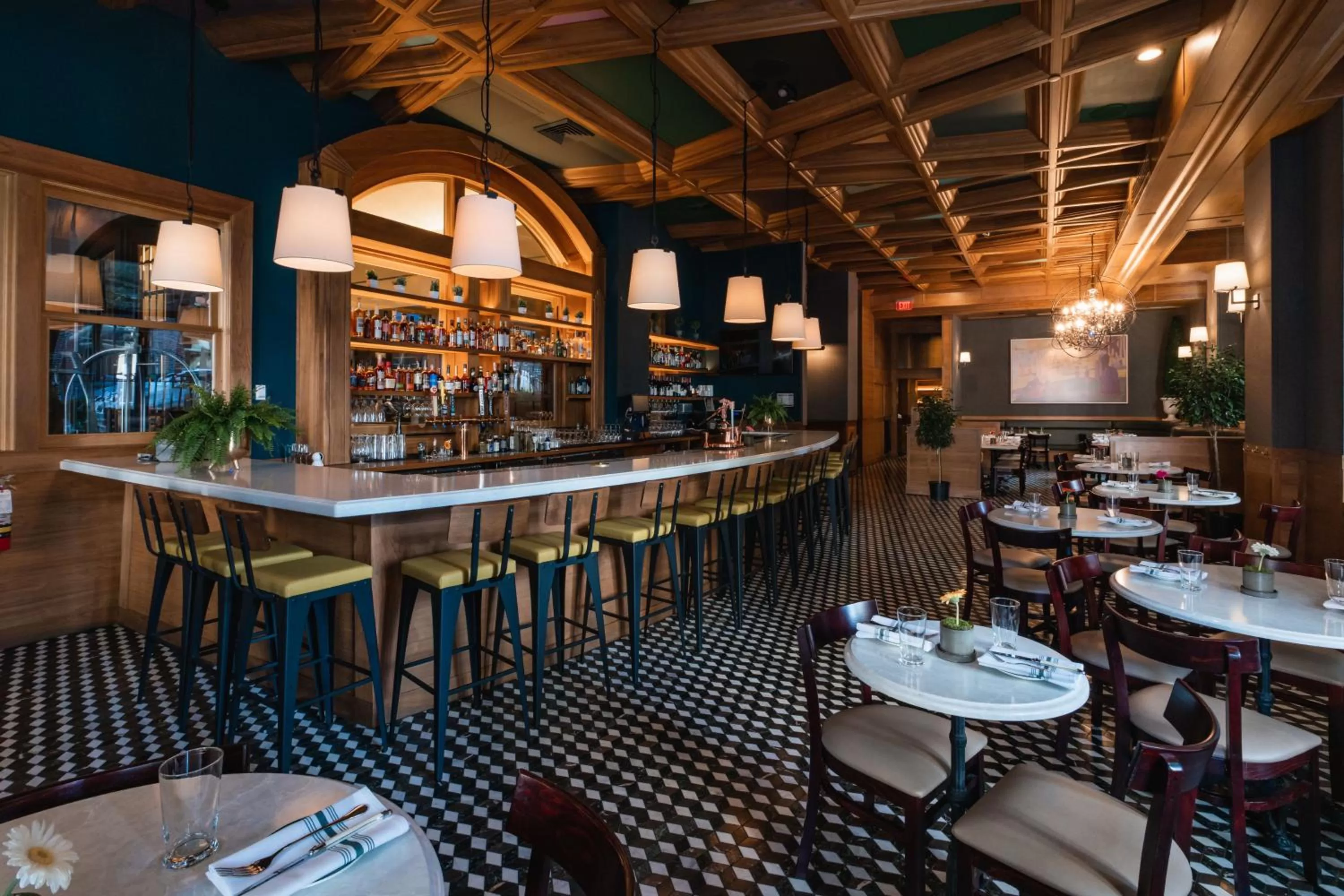 Lounge or bar in Dossier