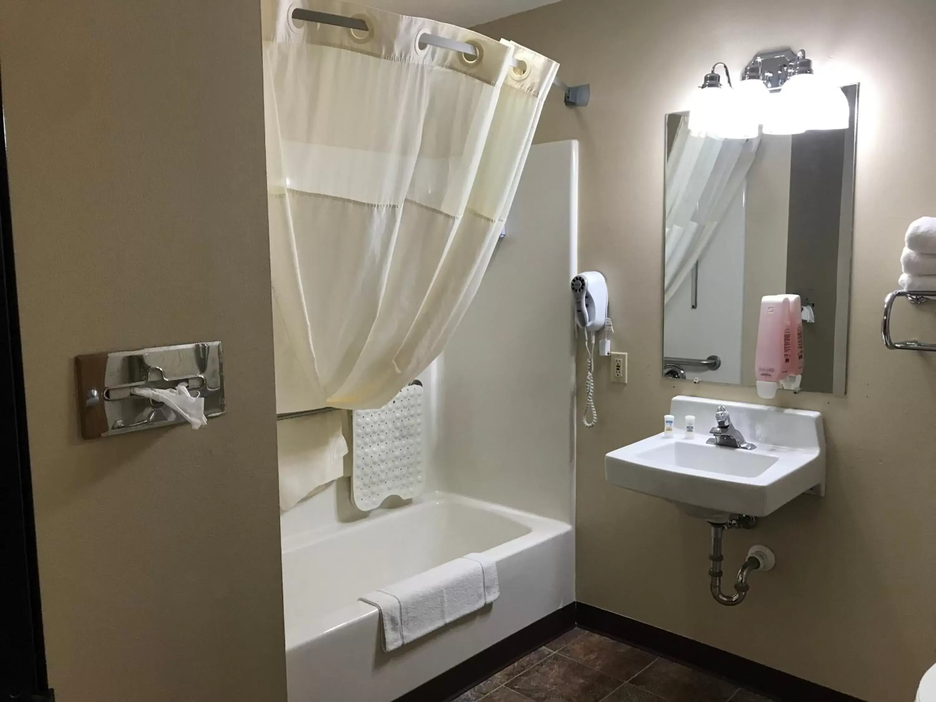 Bathroom in Heartland Hotel & Suites