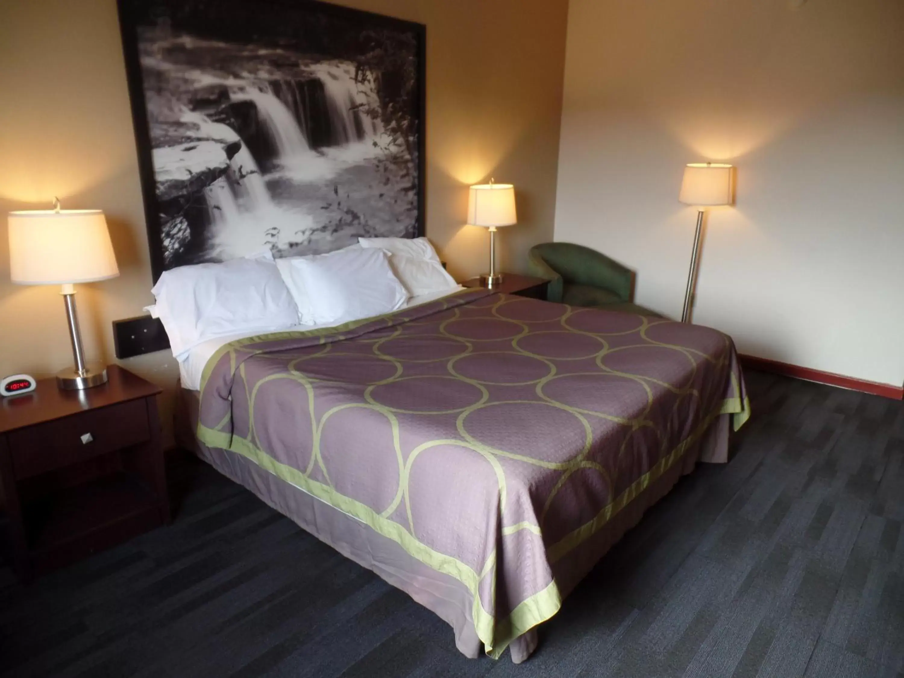 Bed in Super 8 by Wyndham Beaver Falls