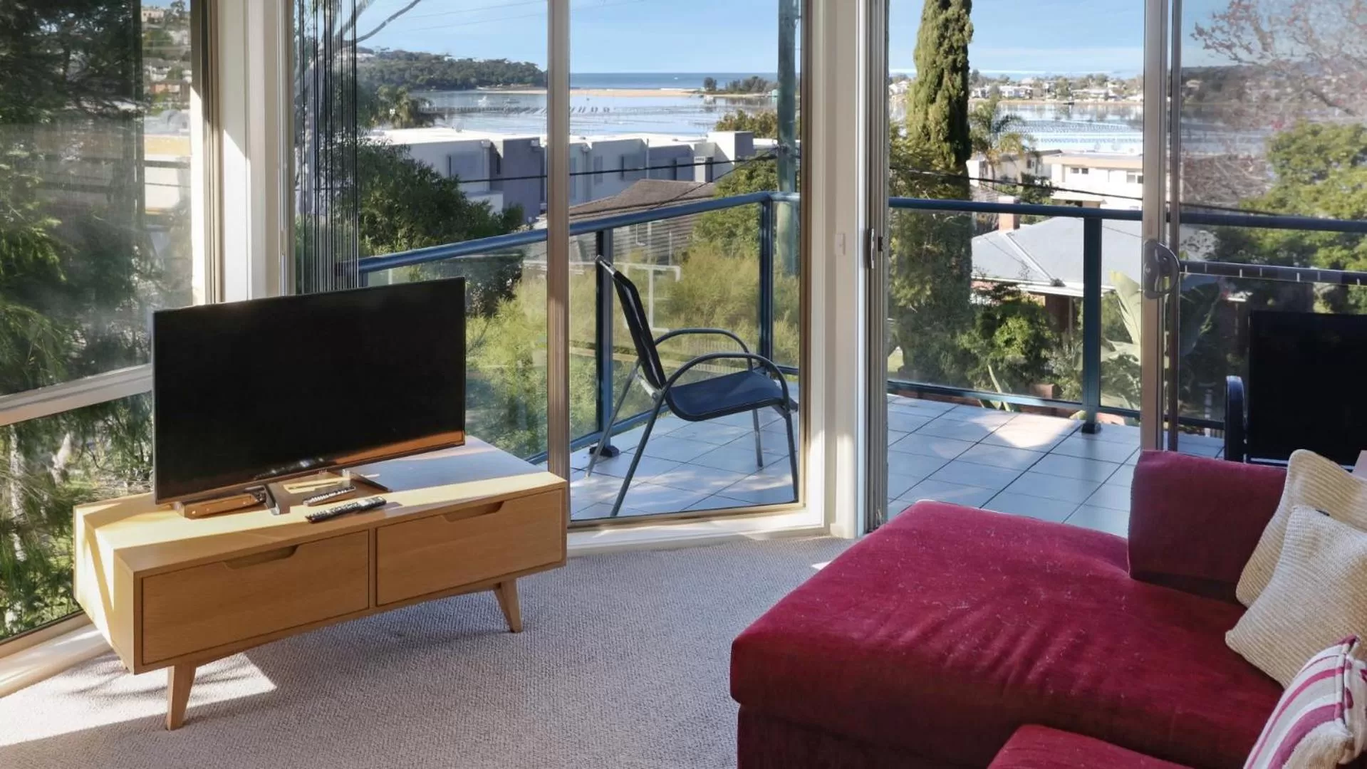 TV and multimedia in Sorrento Apartments Merimbula
