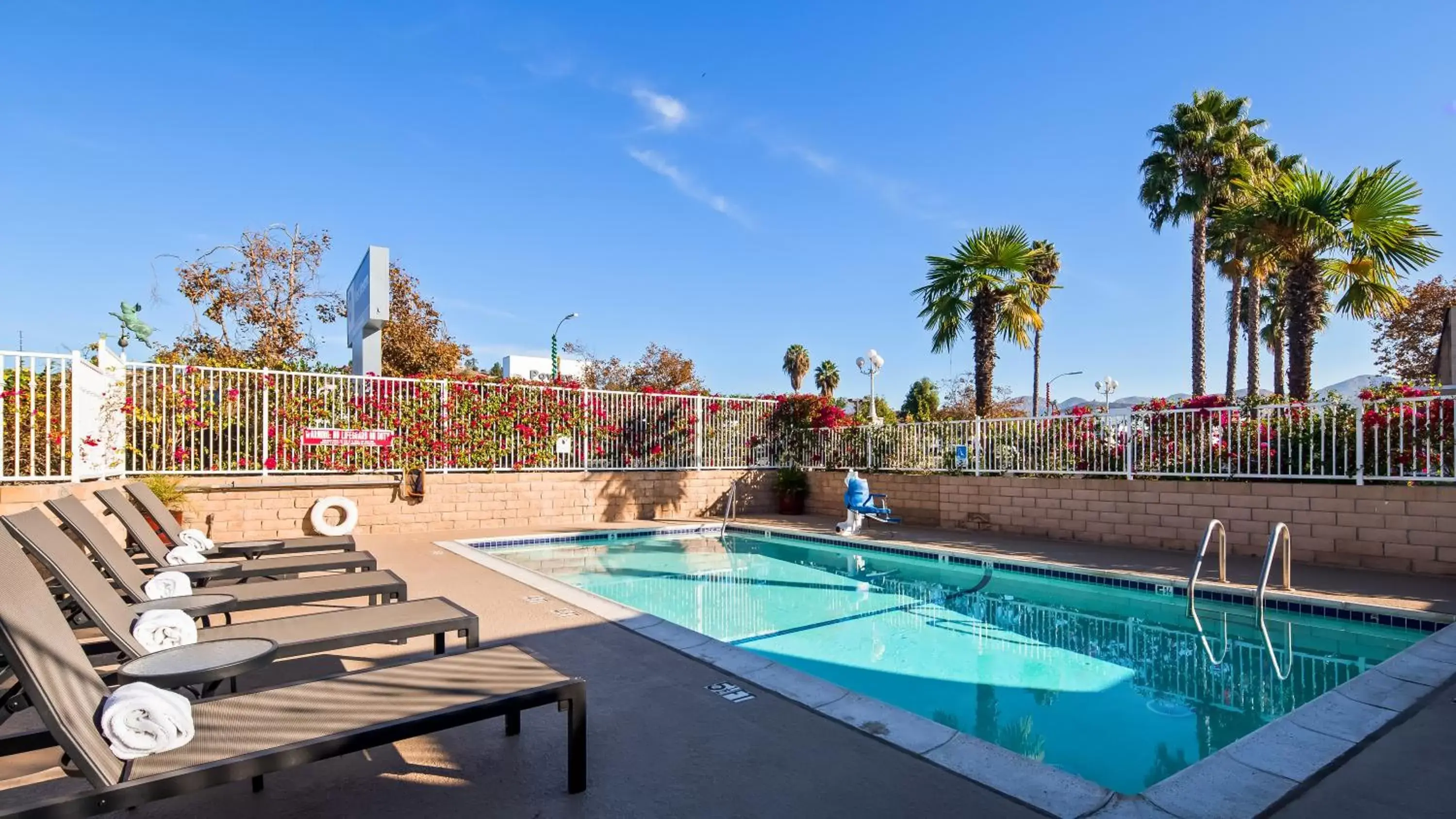 Swimming Pool in Best Western Poway/San Diego Hotel