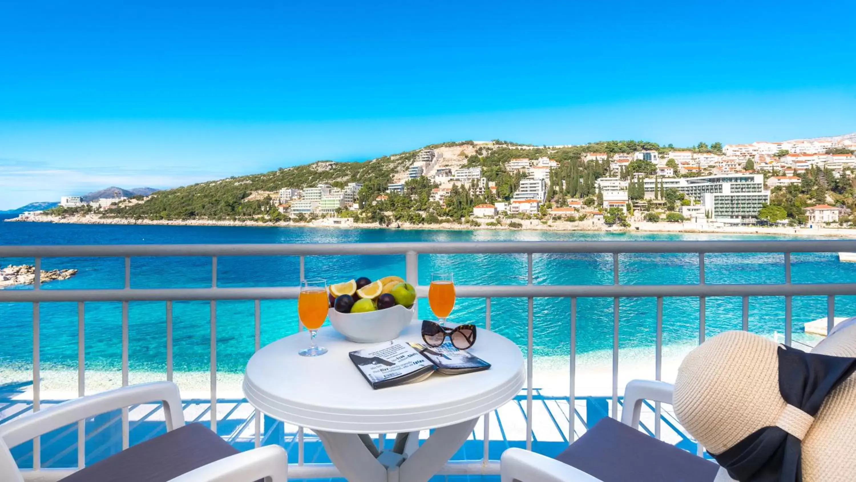Superior Room with Balcony and Sea View in Hotel Vis