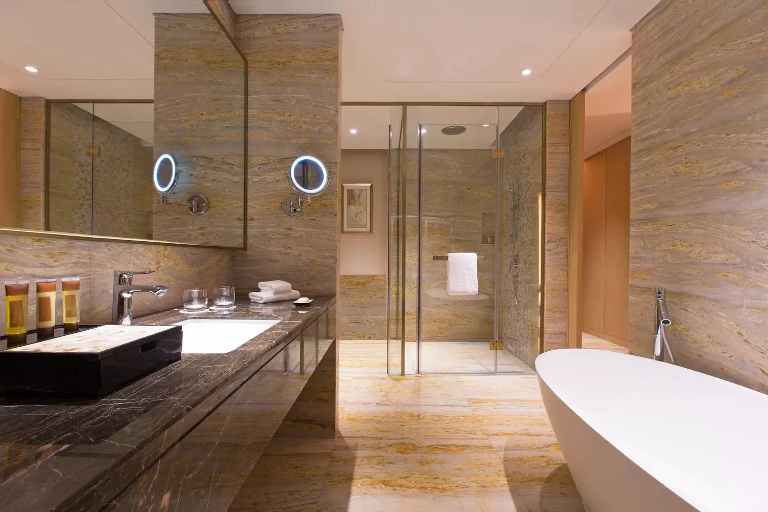 Shower, Bathroom in Sheraton Zhanjiang Hotel