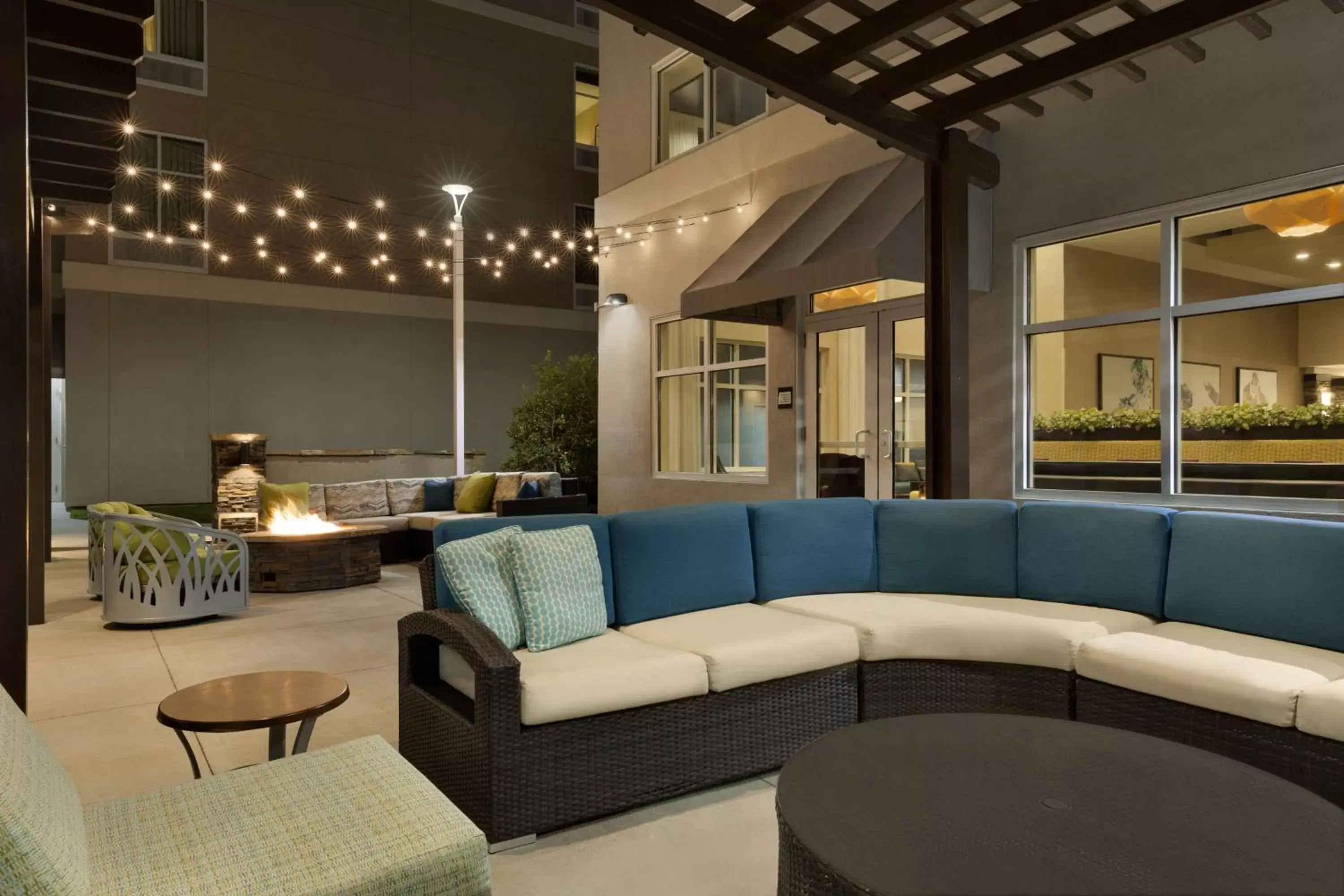 Patio, Seating Area in Homewood Suites Mobile