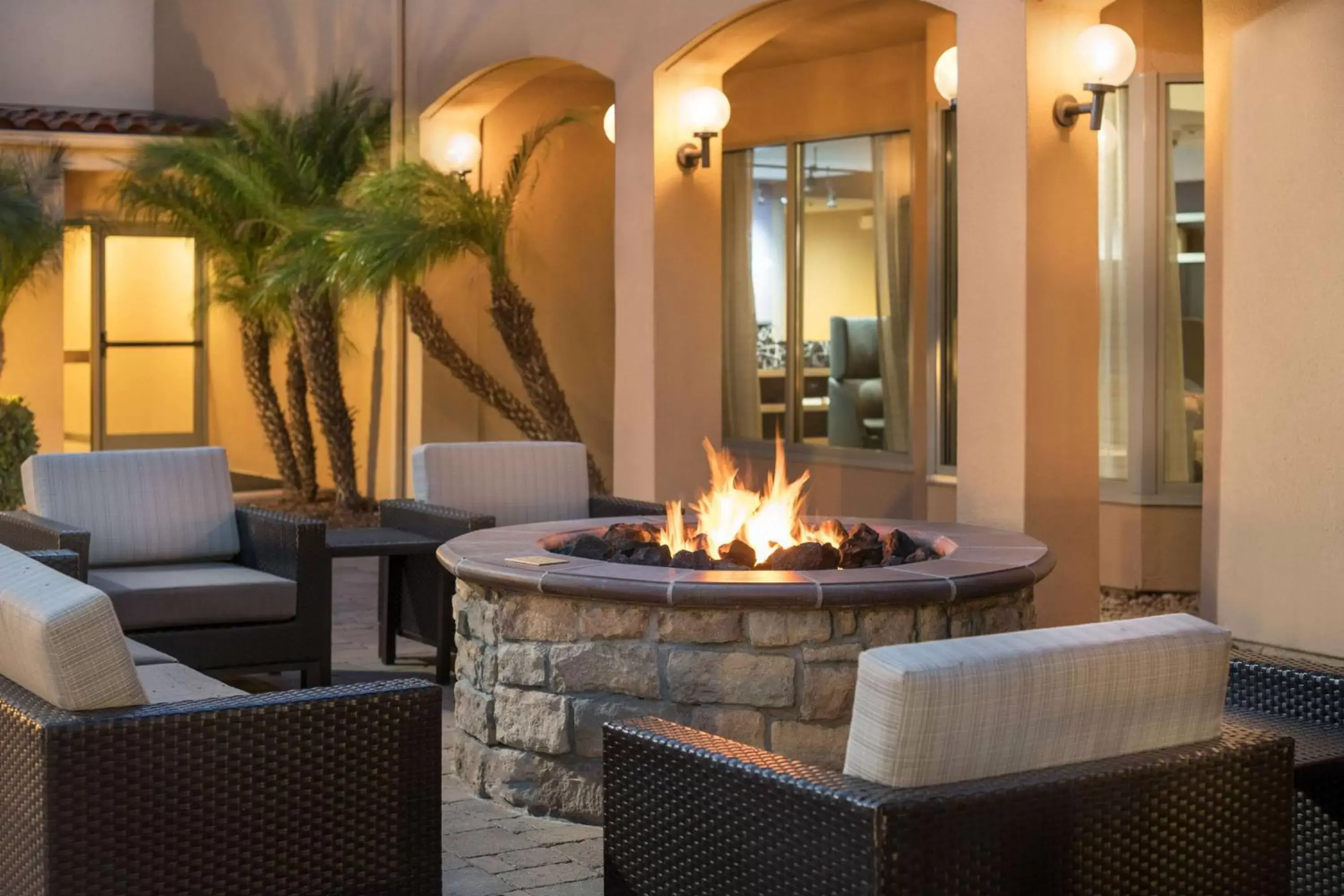 Patio, Seating Area in Sonesta Select Camarillo