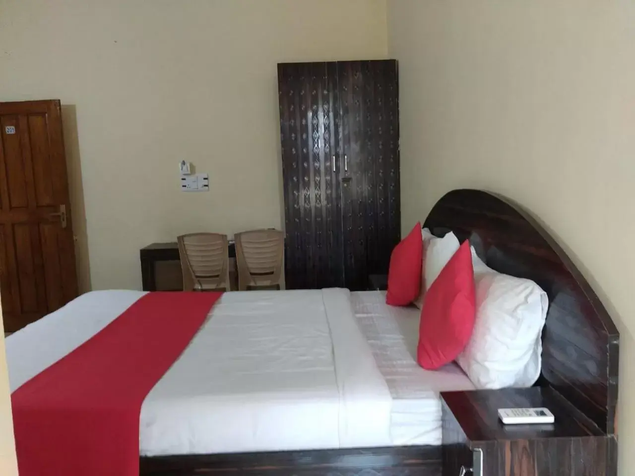 Bedroom, Bed in STAYMAKER Srinivasa Residency