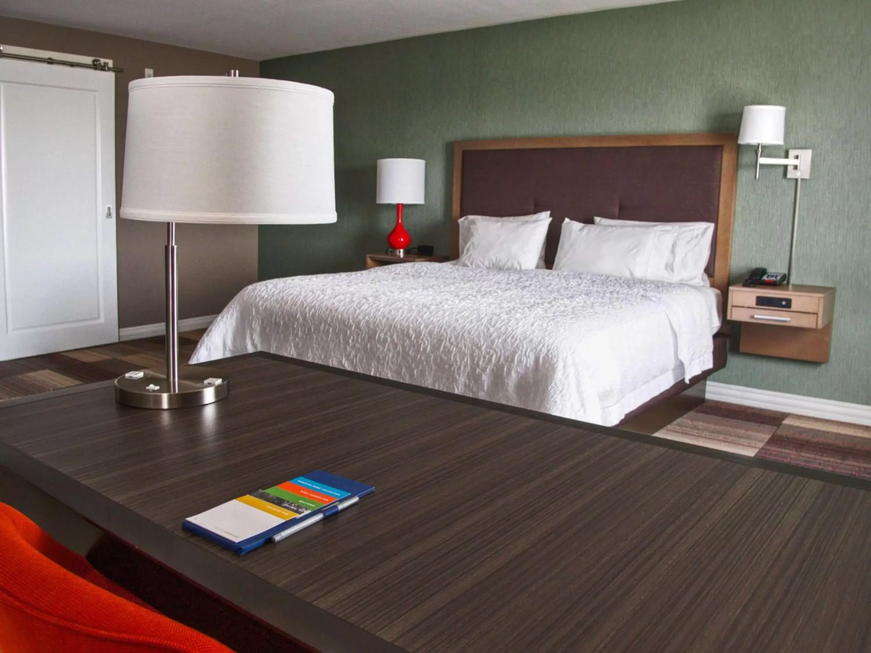 Bedroom, Bed in Hampton Inn & Suites-Moore