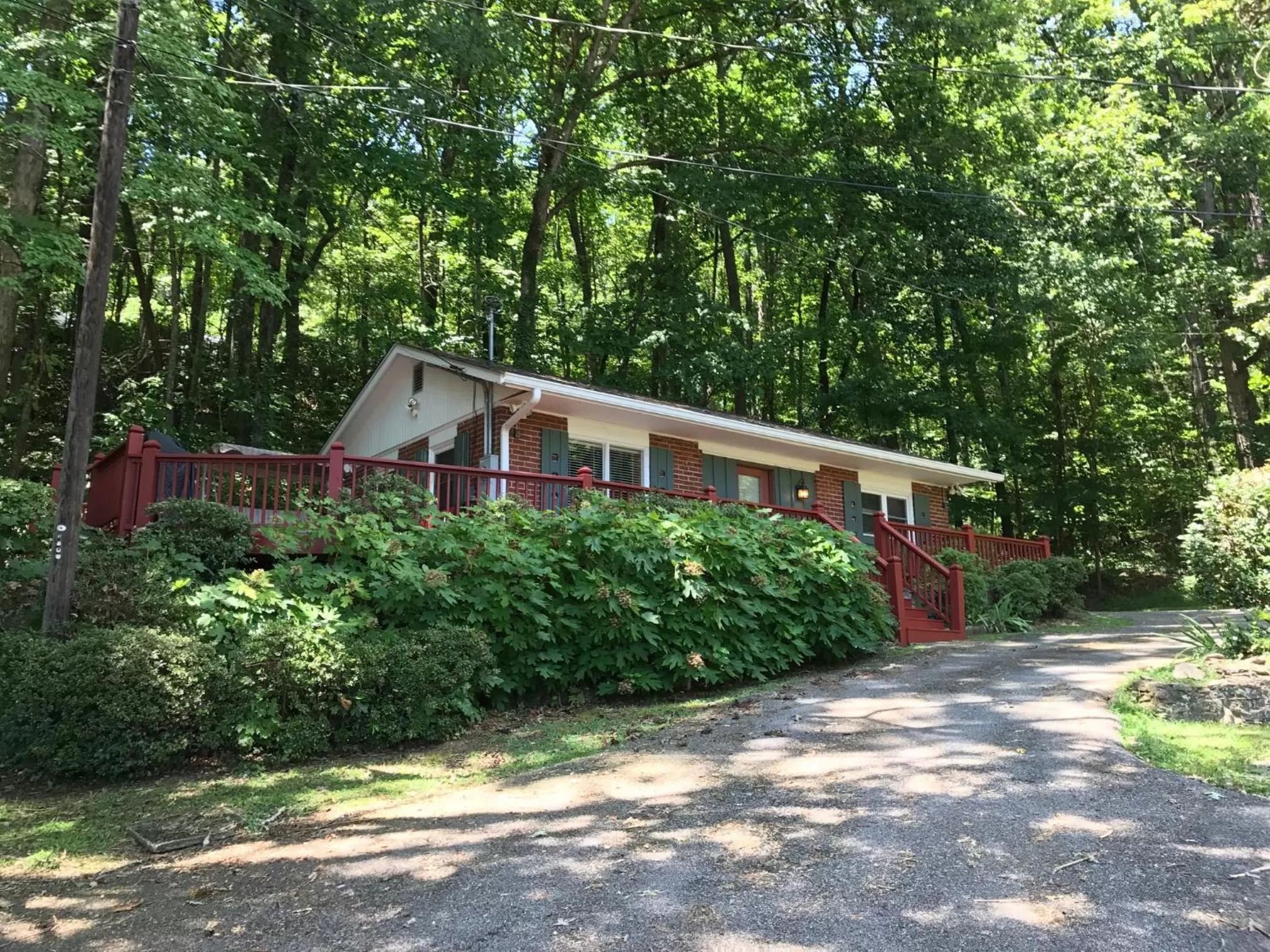 Property building in Mountain Aire Cottages, Inn, & Glamping