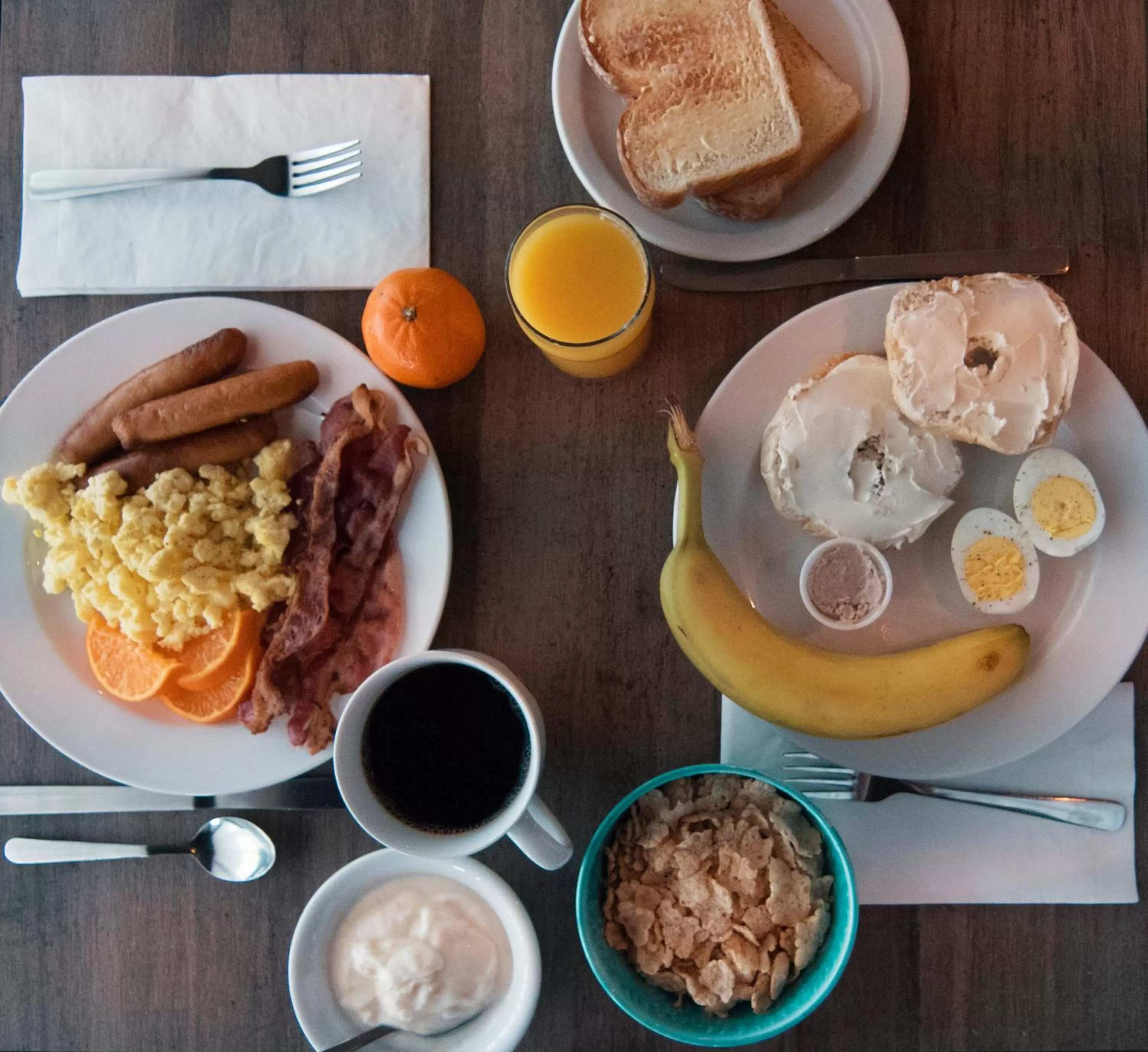 Food and drinks in Hôtel Le Voyageur