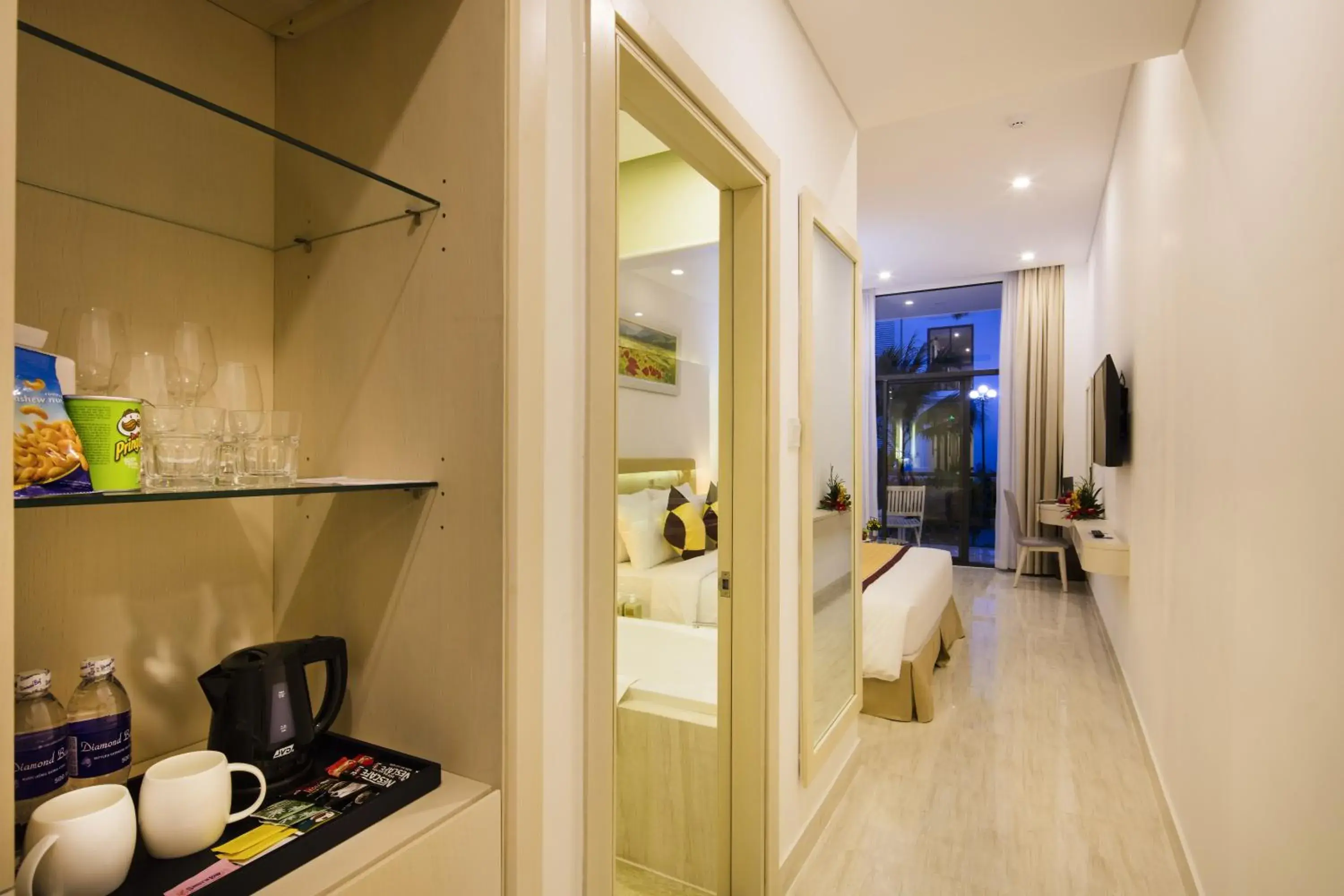 Coffee/tea facilities, Kitchen/Kitchenette in Diamond Bay Condotel Resort Nha Trang