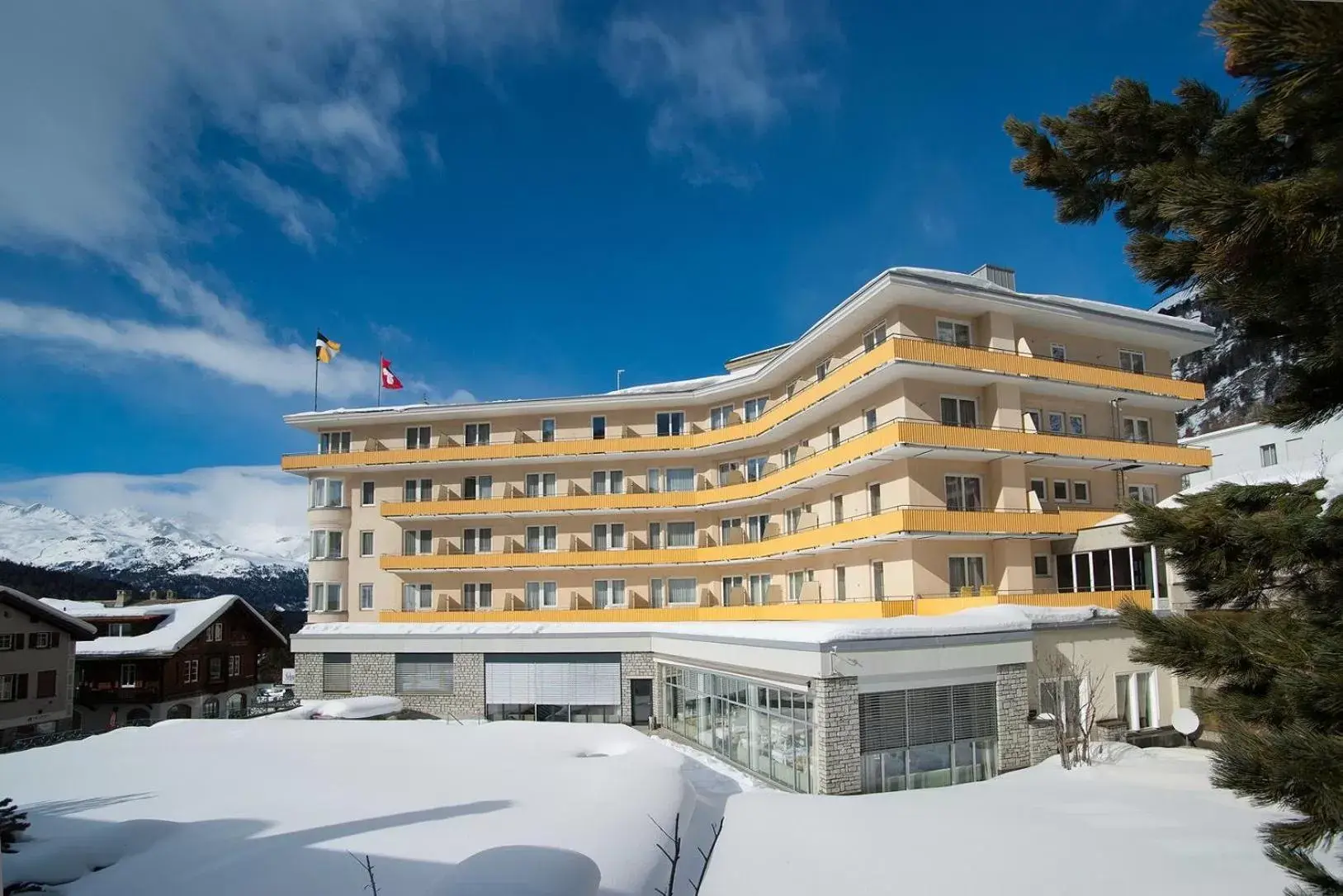 Property building, Winter in Hotel Schweizerhof Pontresina