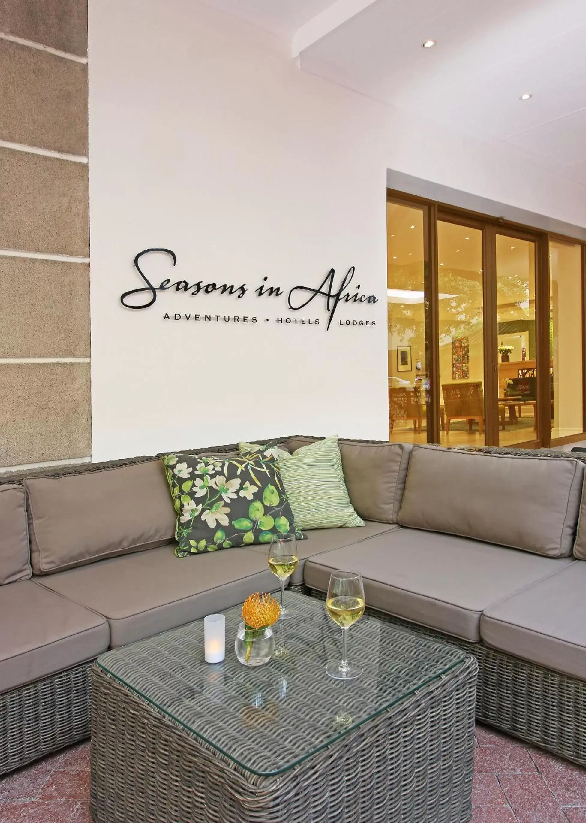 Patio, Seating Area in Hollow on the Square City Hotel