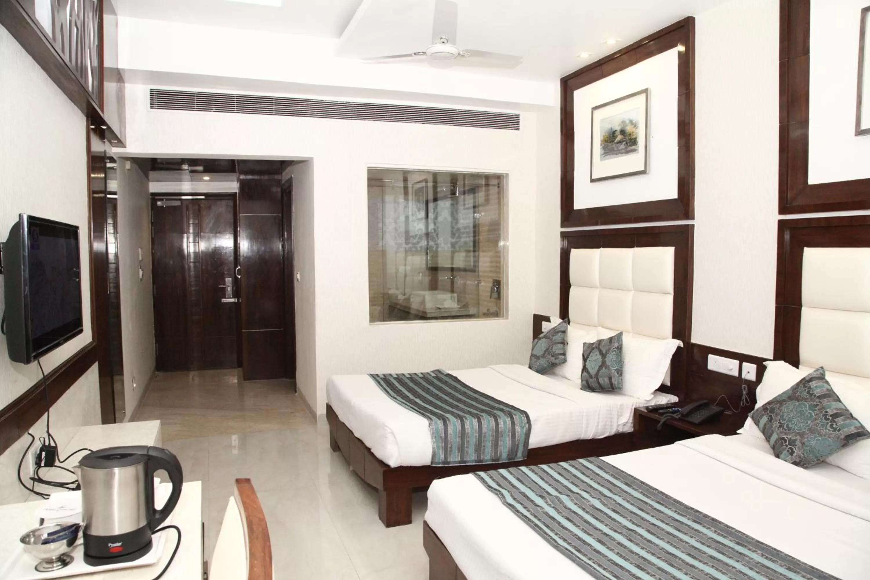 Bedroom, Bed in Hotel Emerald