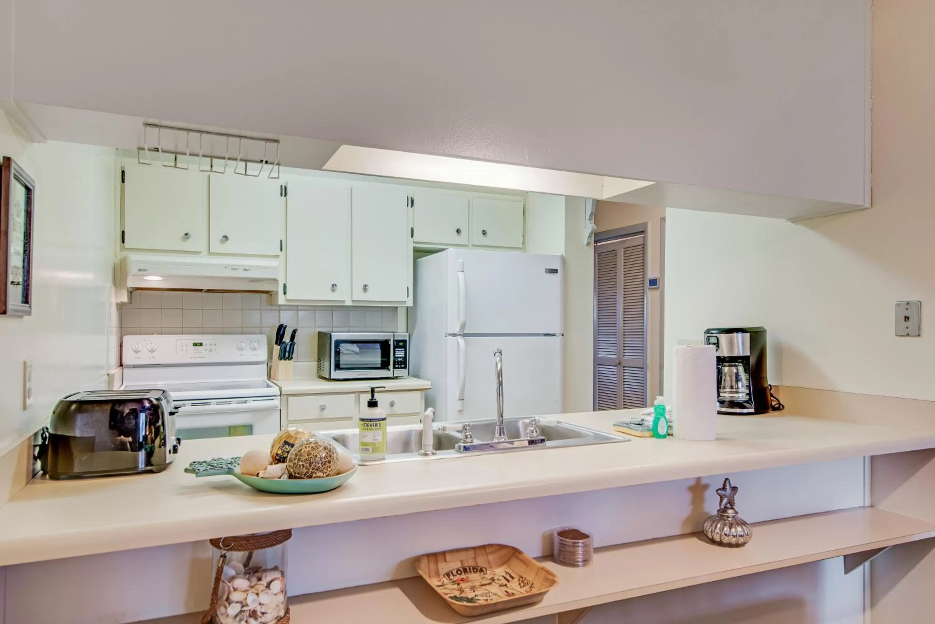 Kitchen/Kitchenette in Tarpon 10