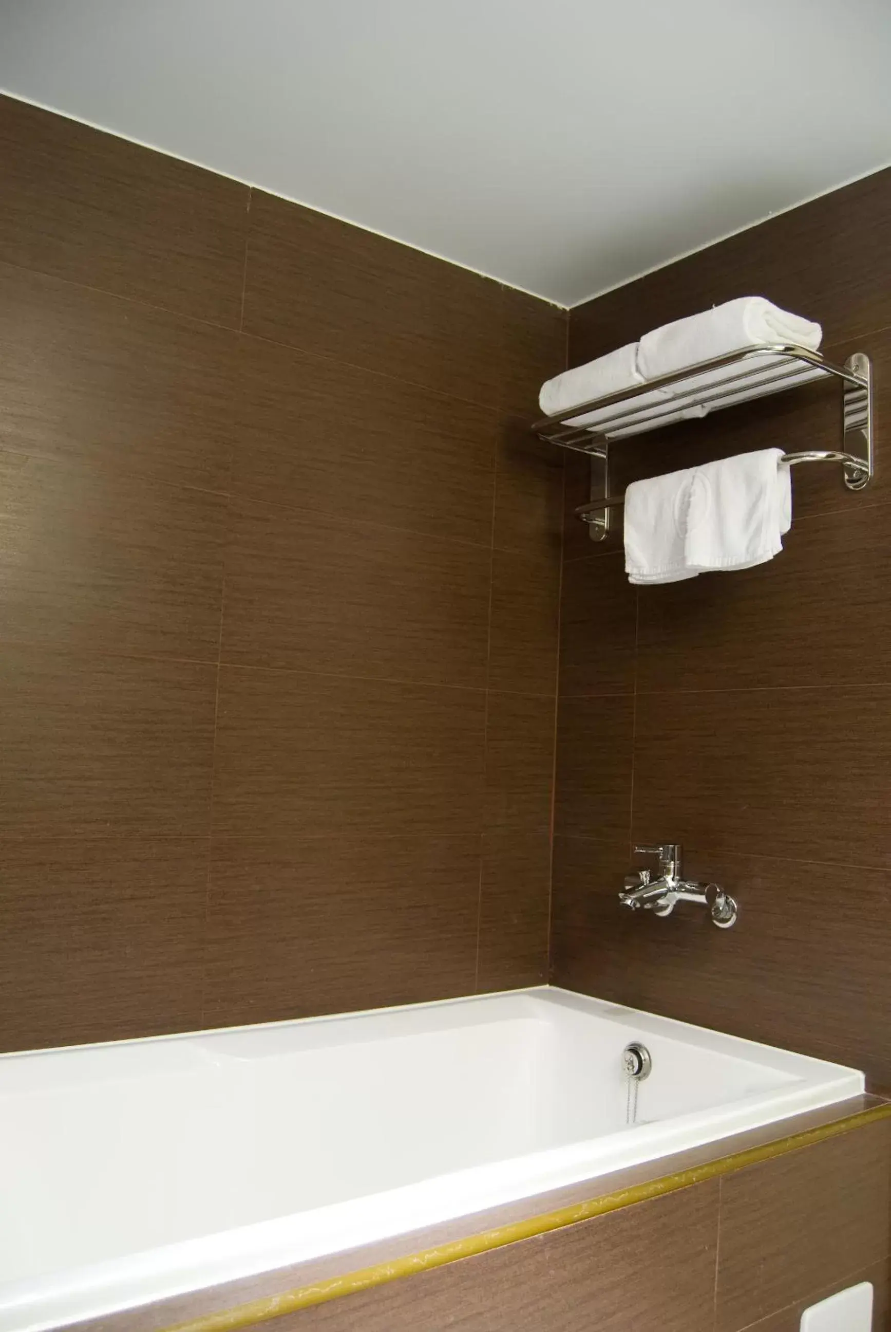 Shower, Bathroom in The Riverside Hotel Esthetics