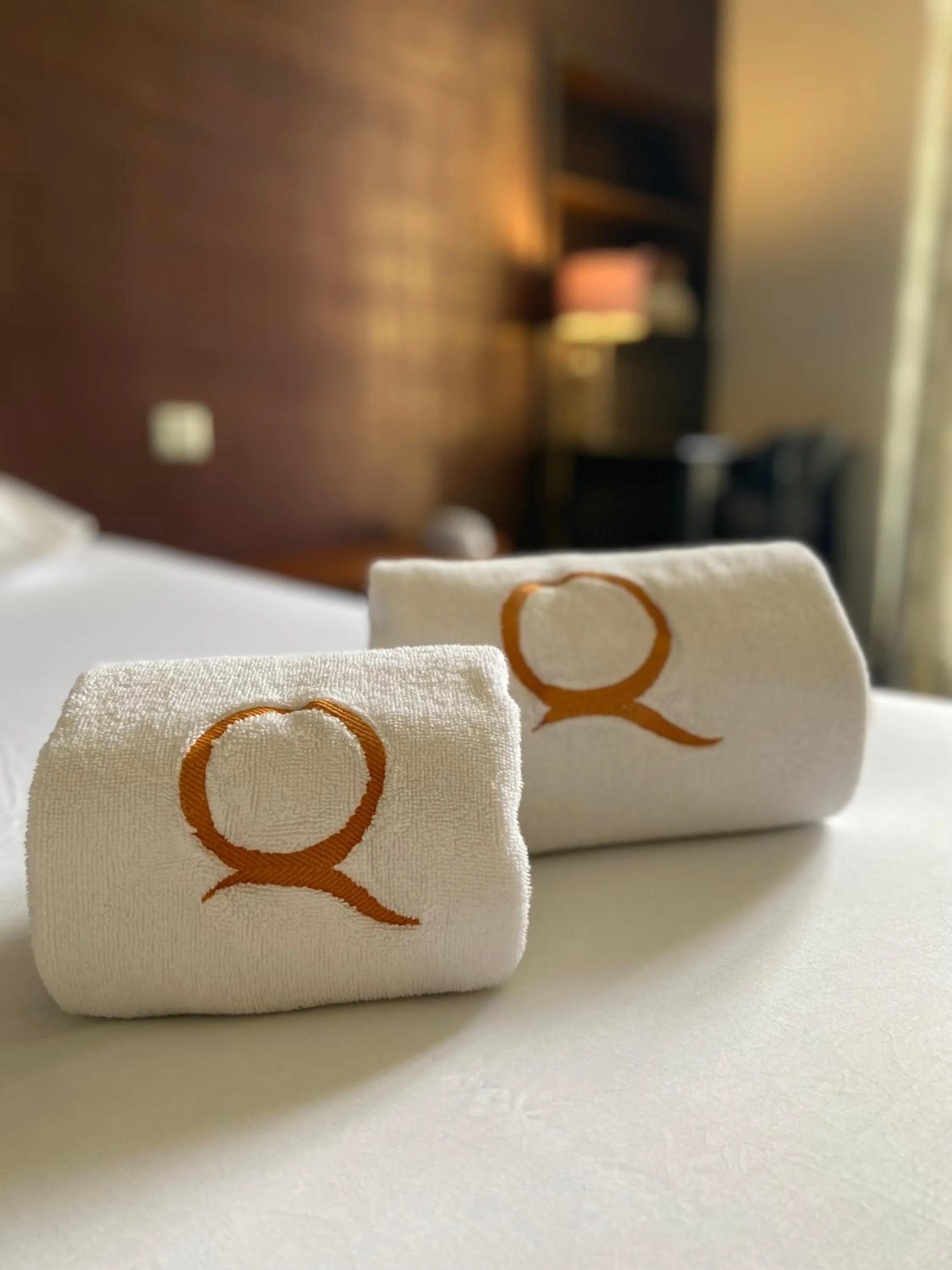 Bed in Hôtel Le Roncevaux