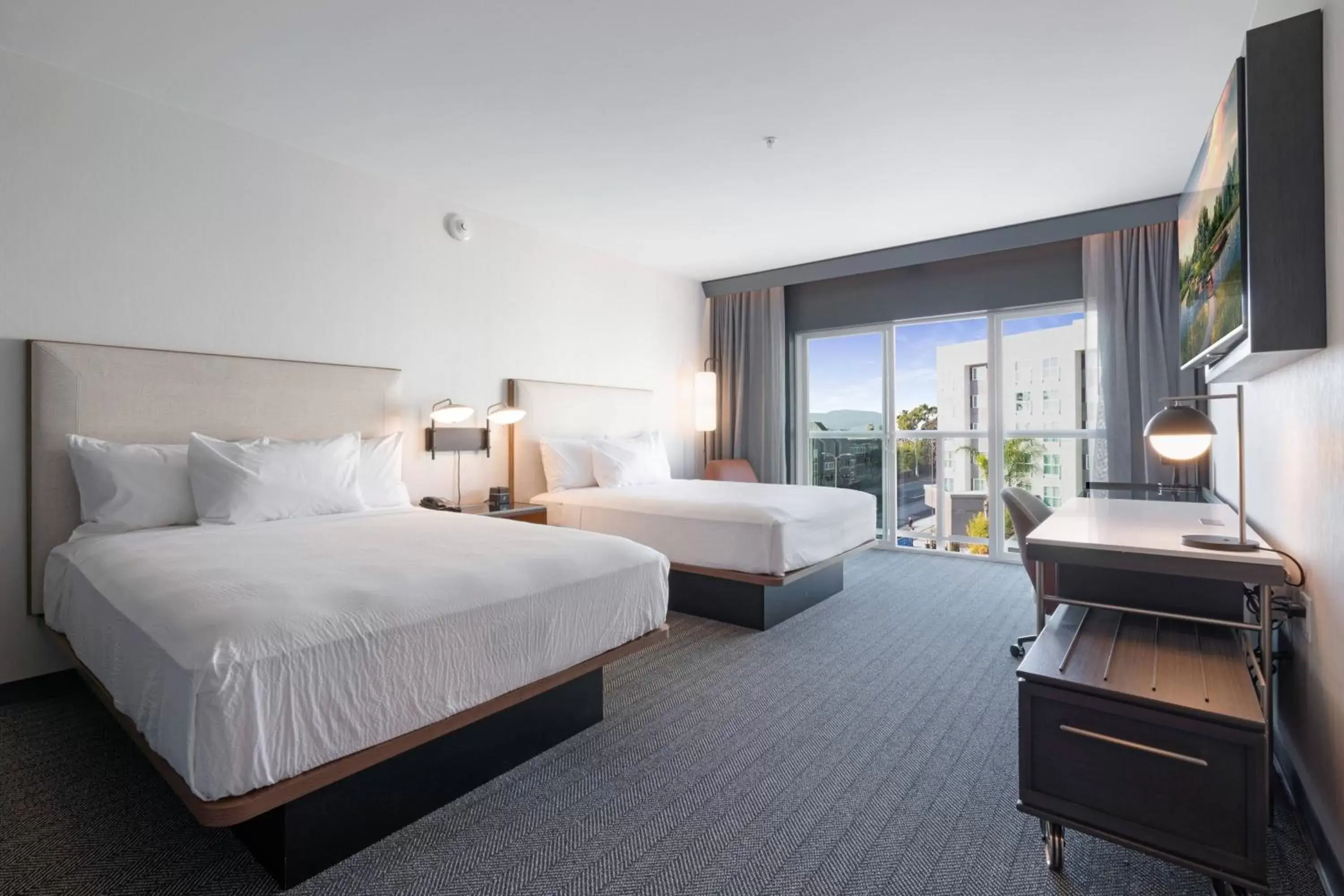 Photo of the whole room, Bed in Courtyard by Marriott Marina del Rey