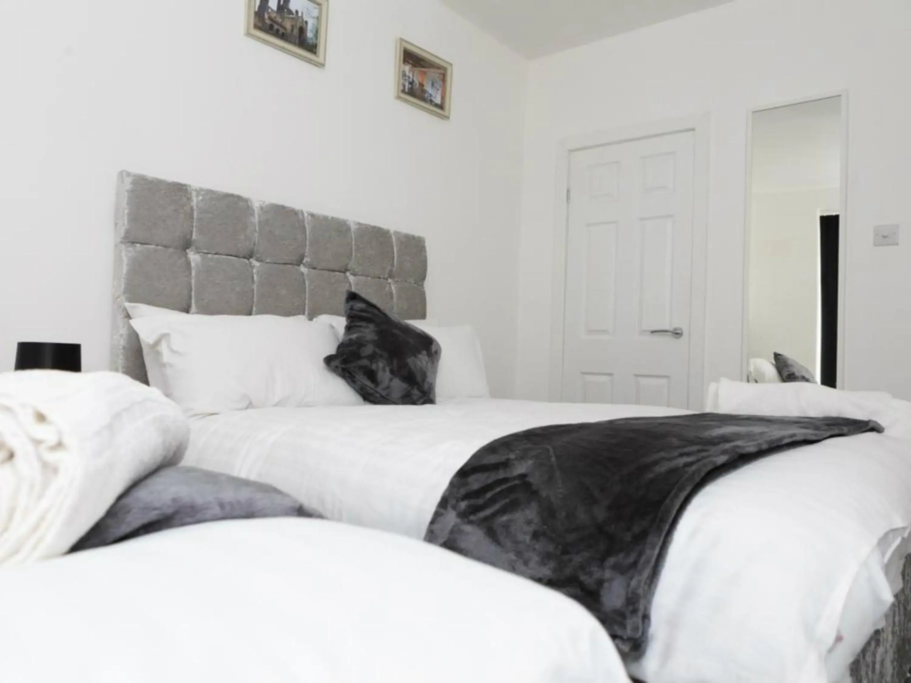 Bedroom, Bed in Live in Leeds Grange Apartments