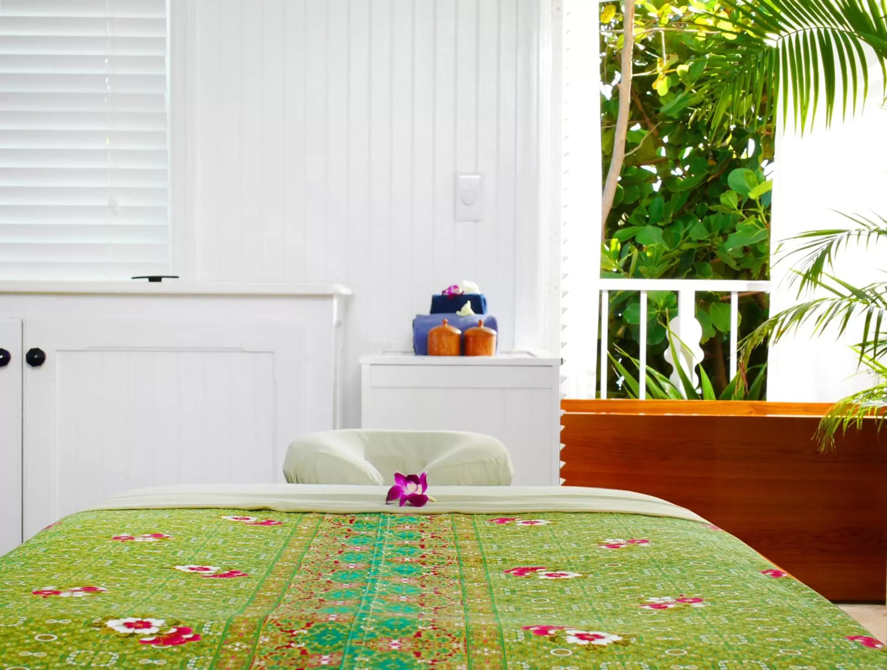 Massage, Bed in Ocean Key Resort & Spa, a Noble House Resort