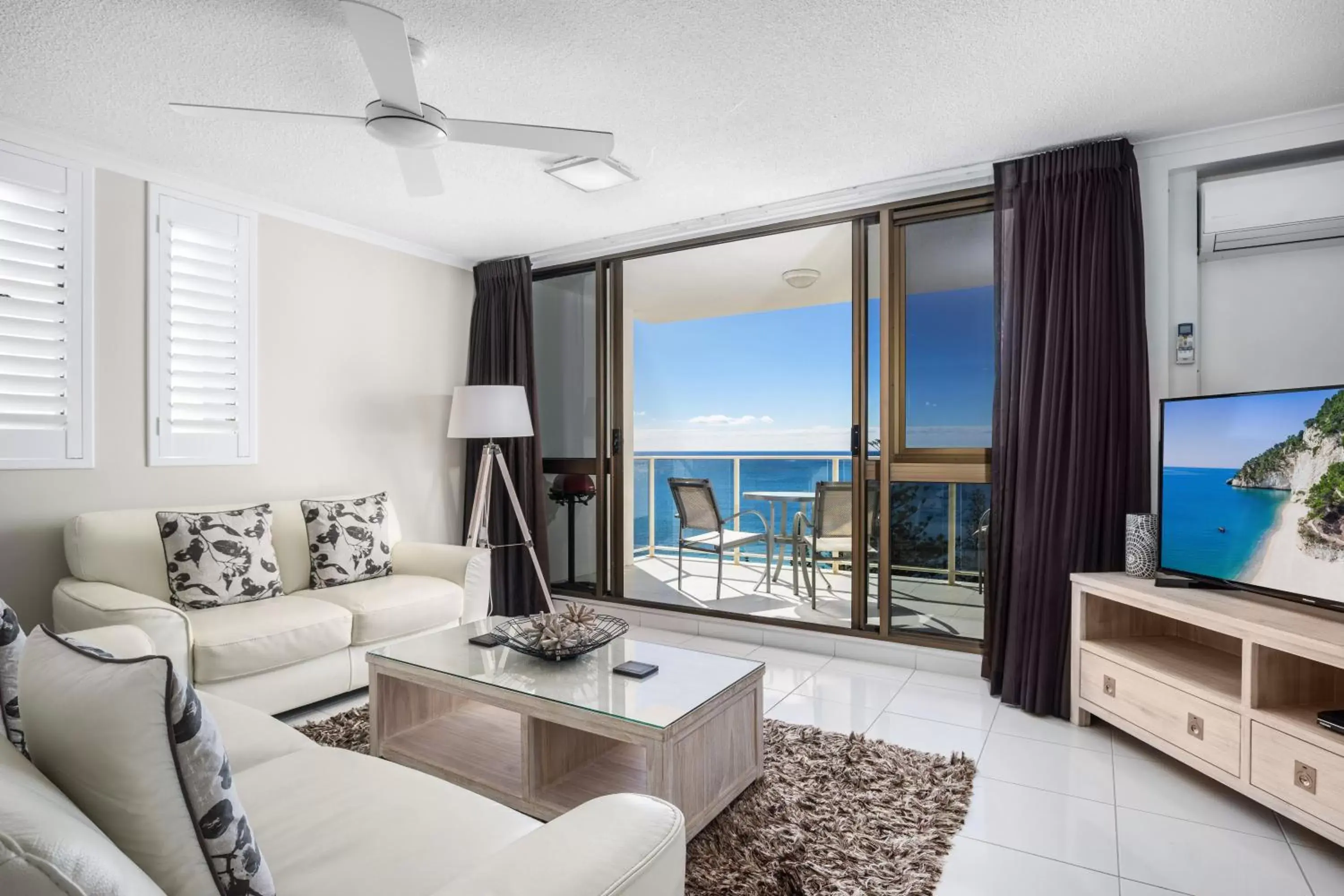 Living room in Pacific Beach Resort Living room in Pacific Beach Resort