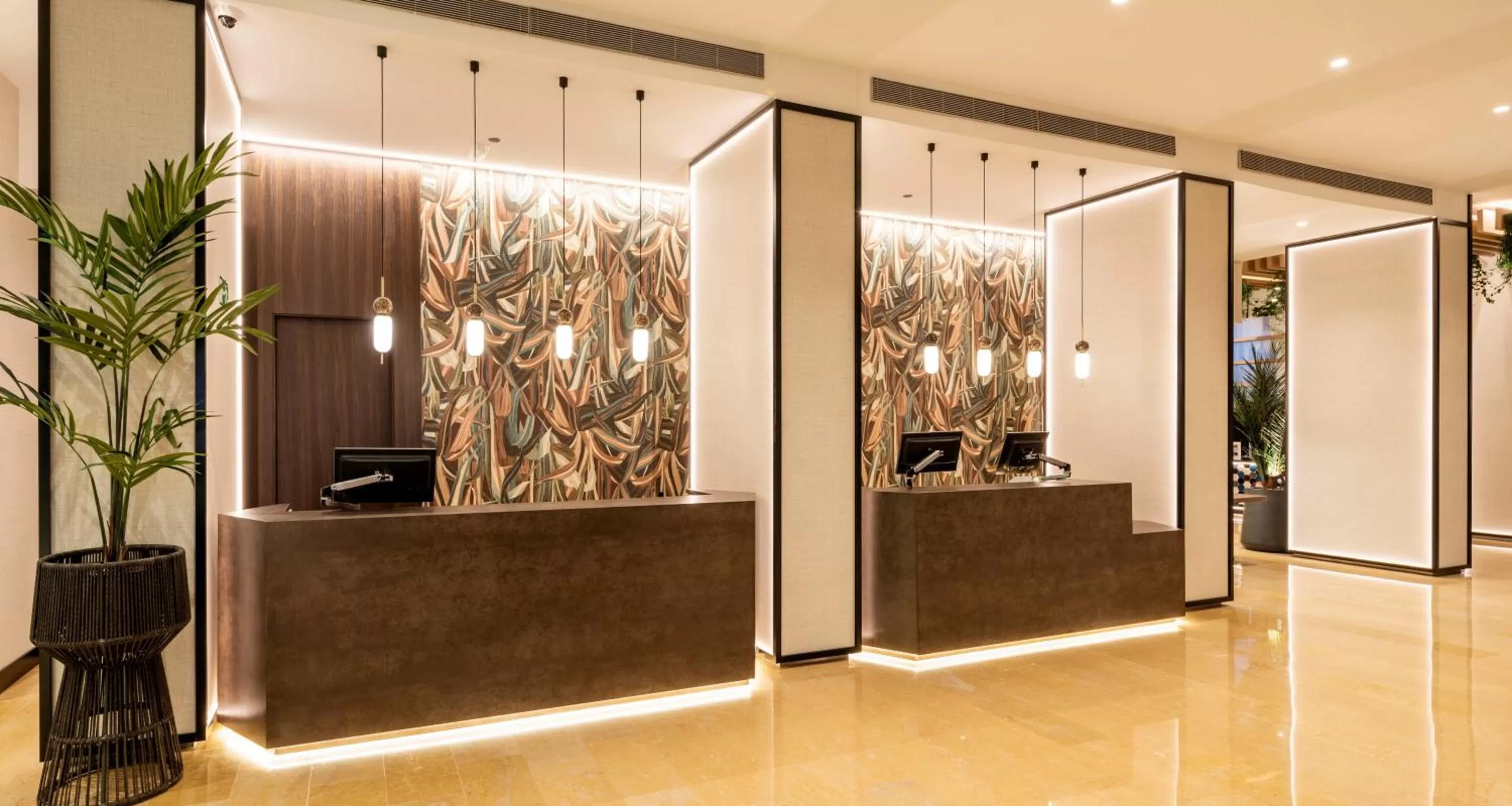 Lobby or reception in Ilunion Valencia 4