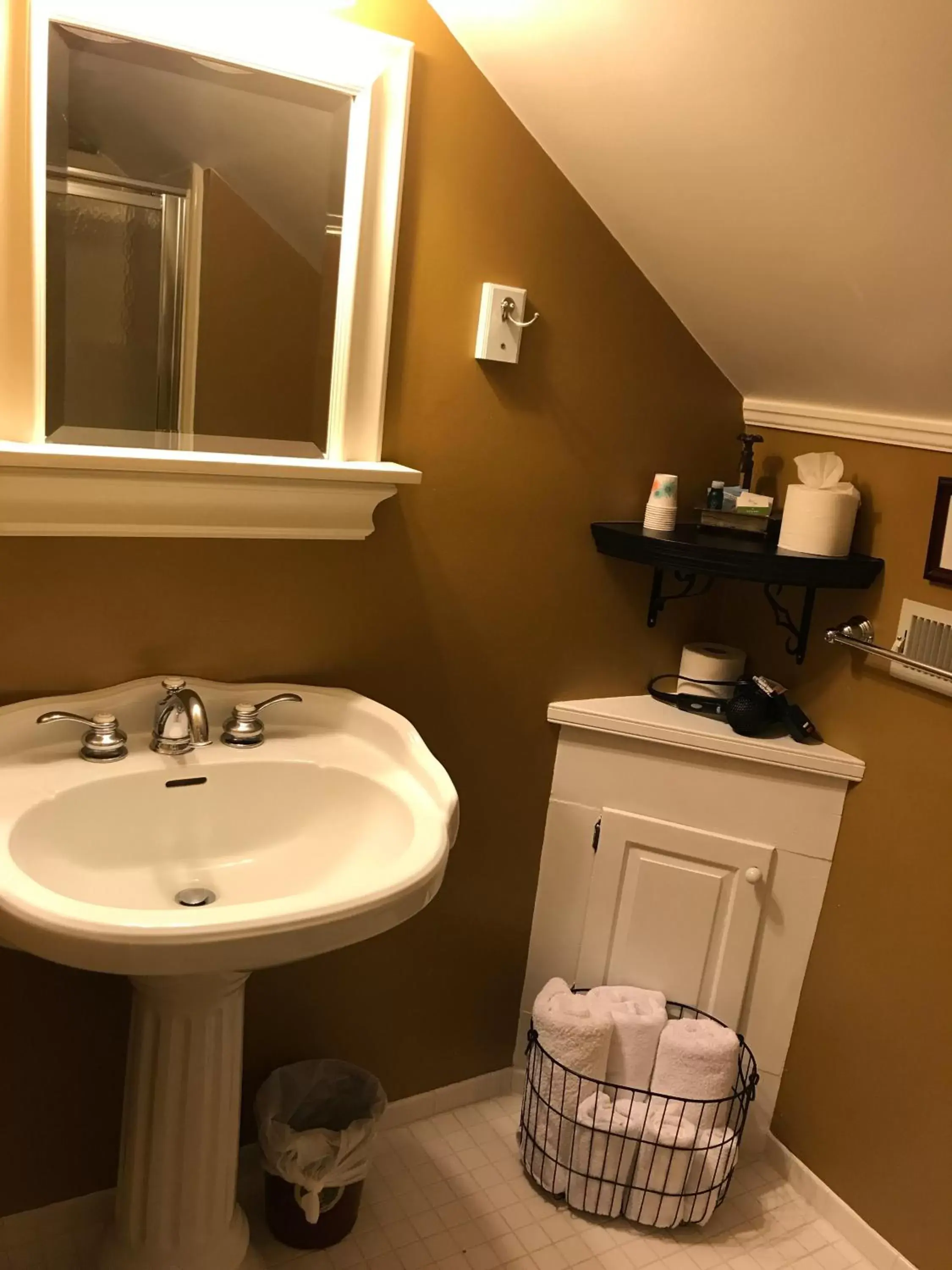 Bathroom in A Williamsburg White House Inn