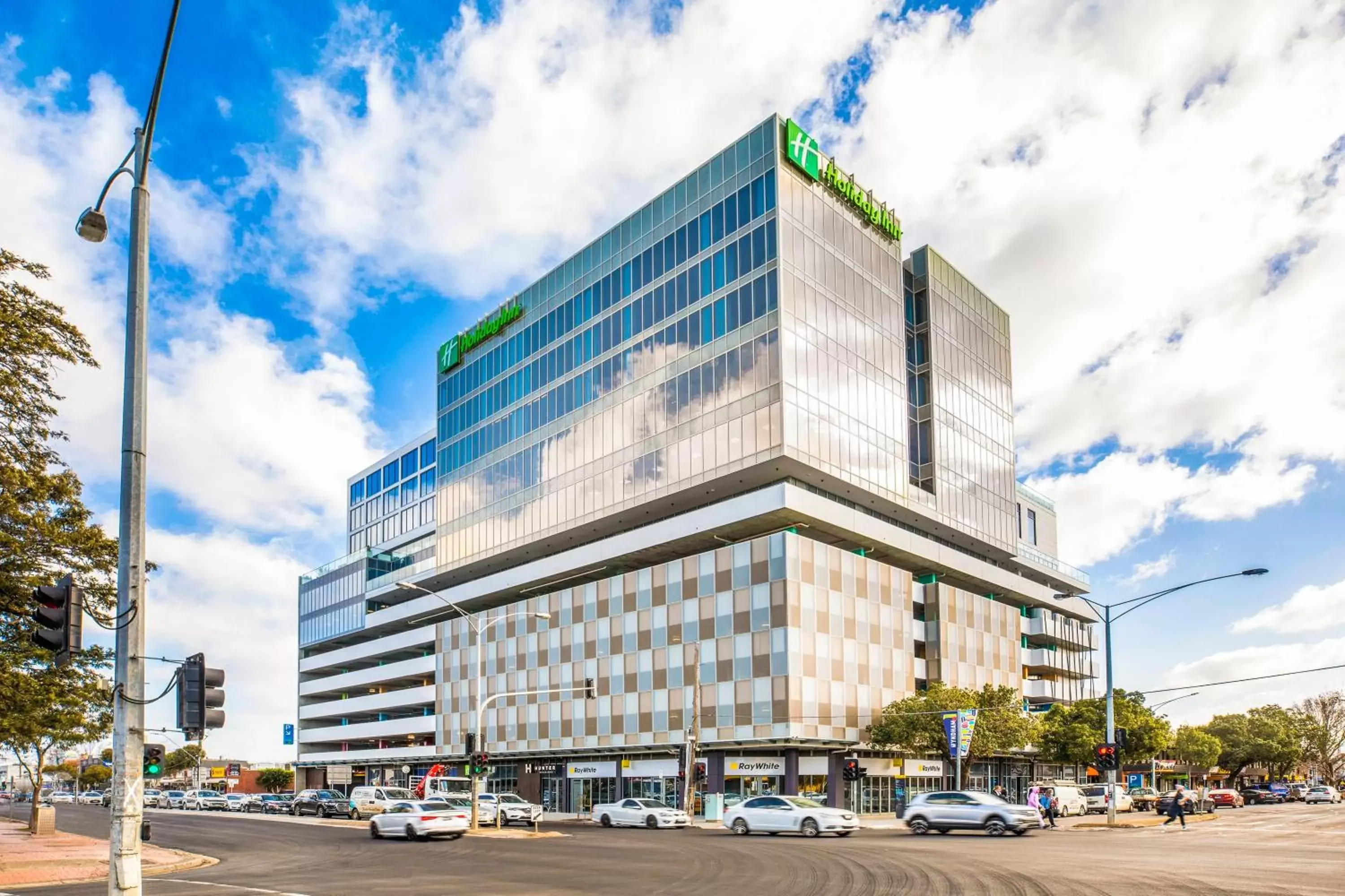 Property Building in Holiday Inn Werribee, an IHG Hotel