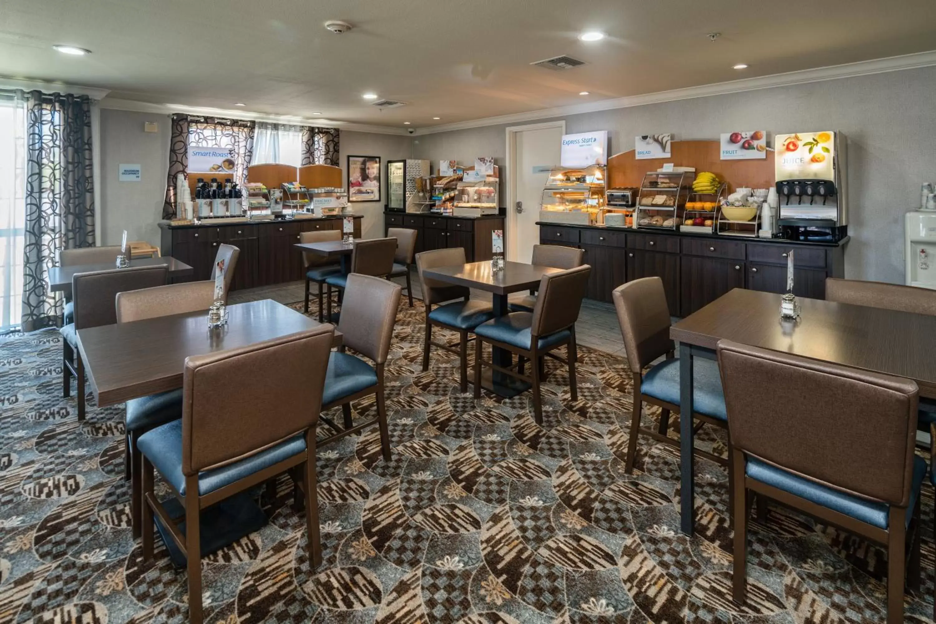 Breakfast, Restaurant/Places to Eat in Holiday Inn Express & Suites Santa Clara, an IHG Hotel